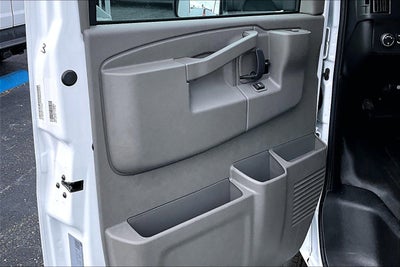 2025 Chevrolet Express Cutaway 3500 1WT