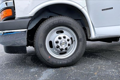 2025 Chevrolet Express Cutaway 3500 1WT