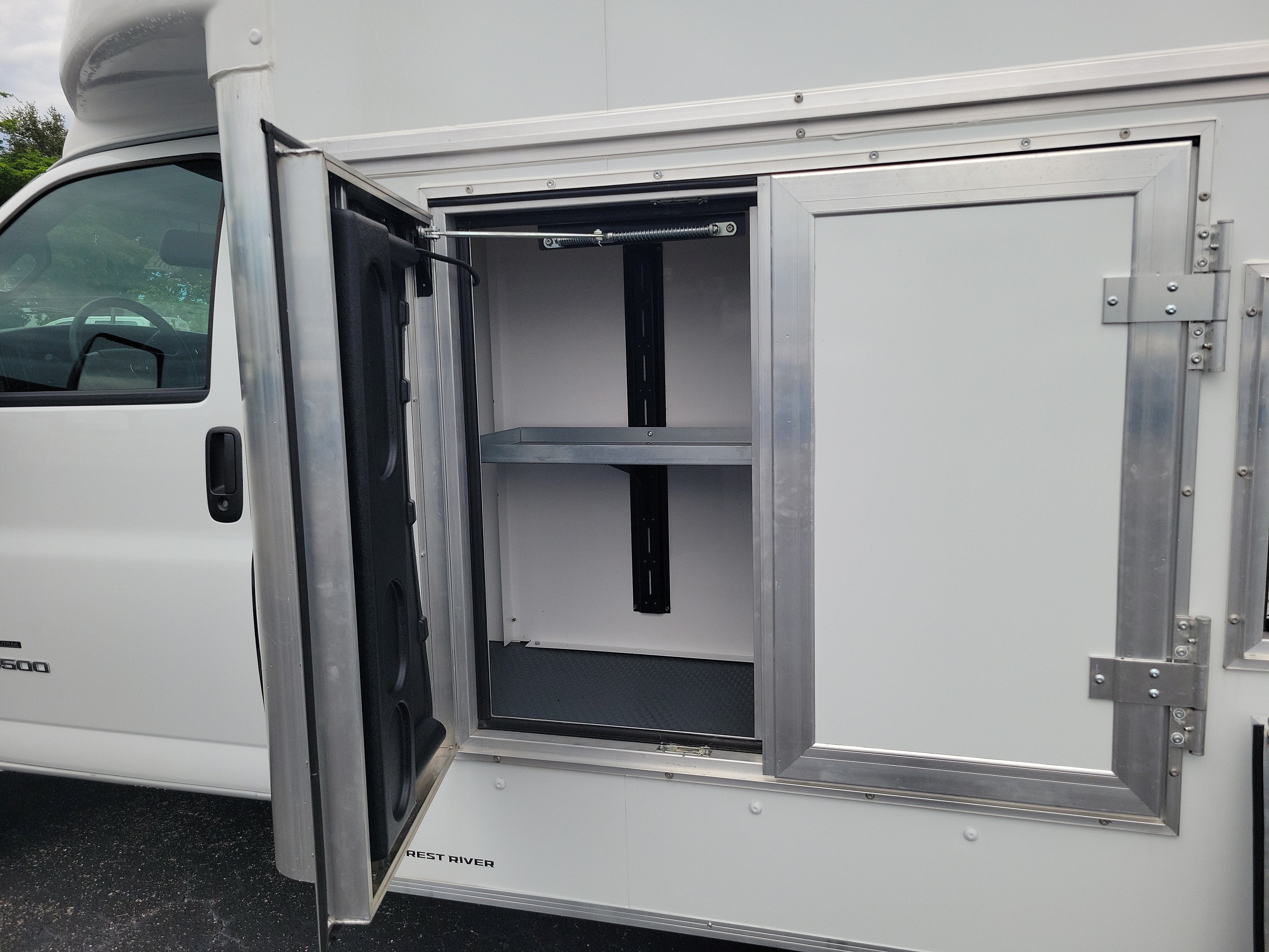 2026 Chevrolet Express Cutaway 4500 2WT