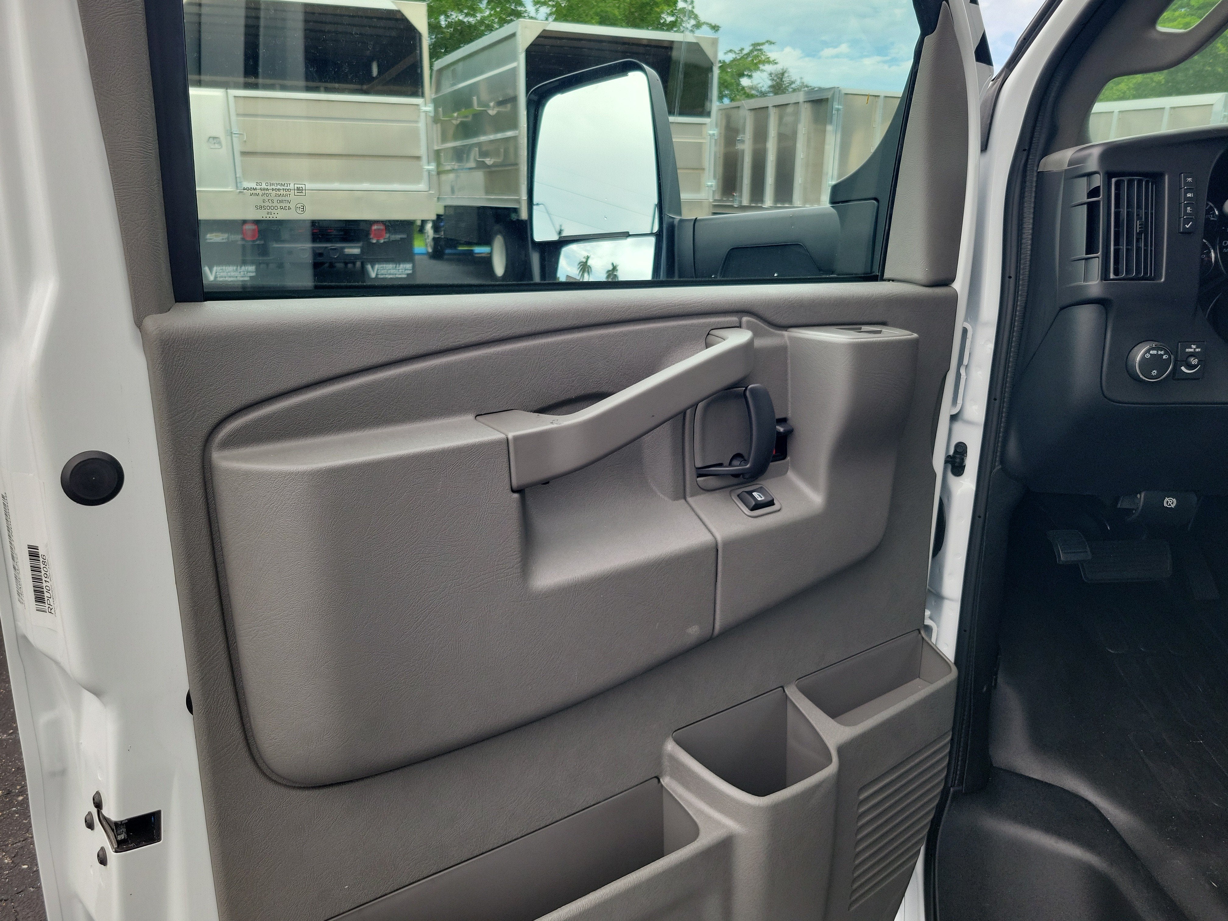 2026 Chevrolet Express Cutaway 4500 2WT