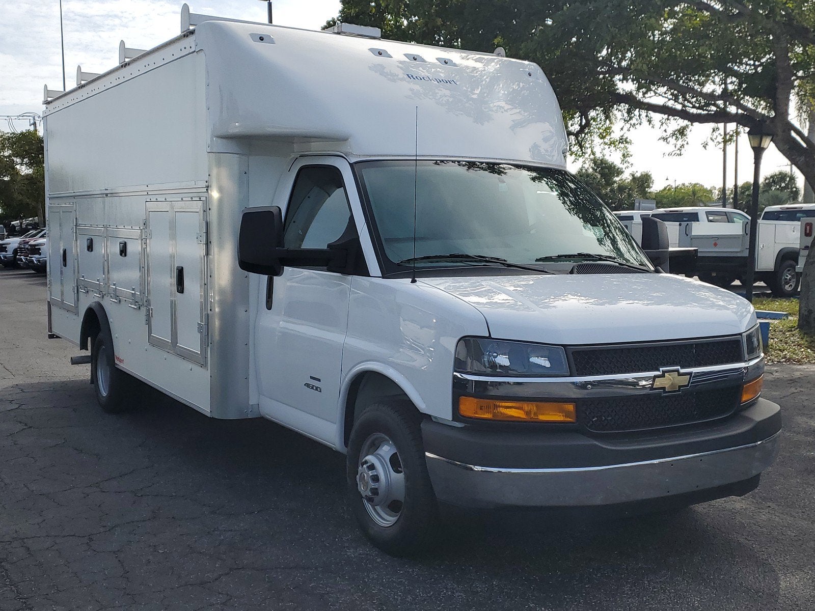 2024 Chevrolet Express Cutaway 4500 2WT