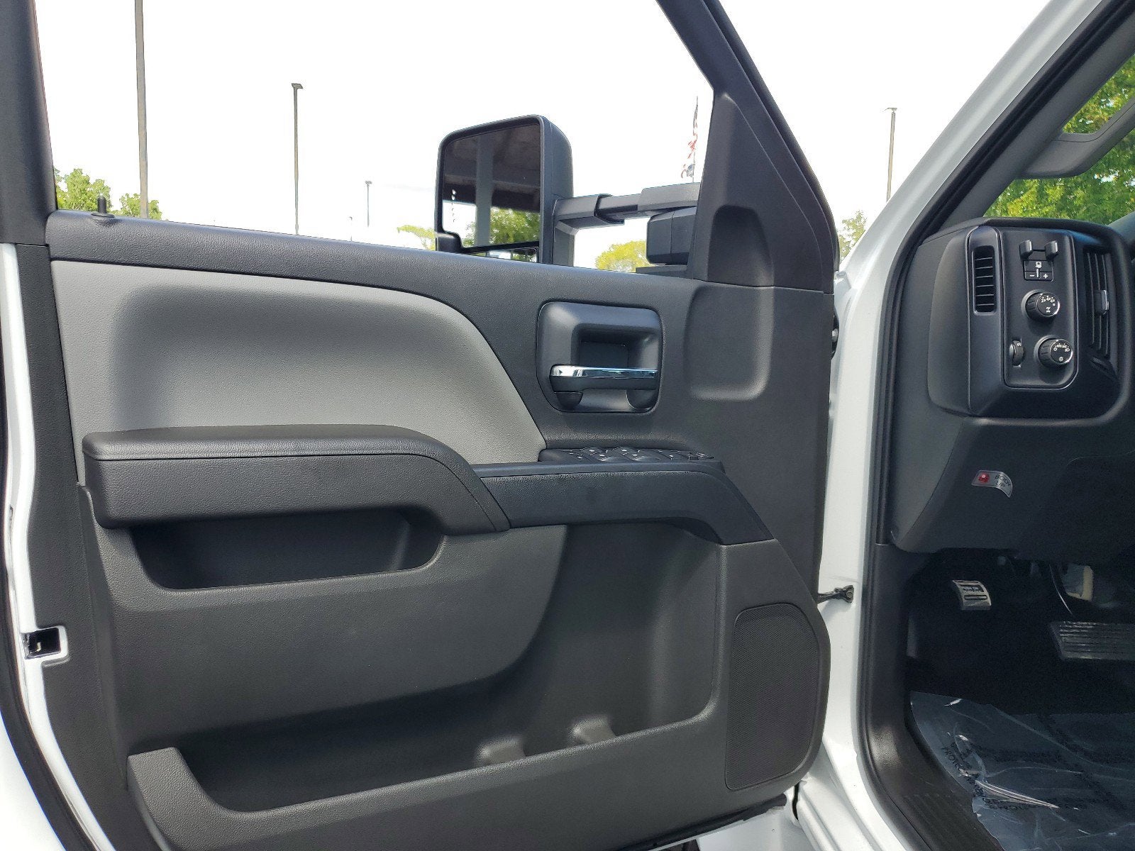 2024 Chevrolet Silverado 5500 HD Work Truck