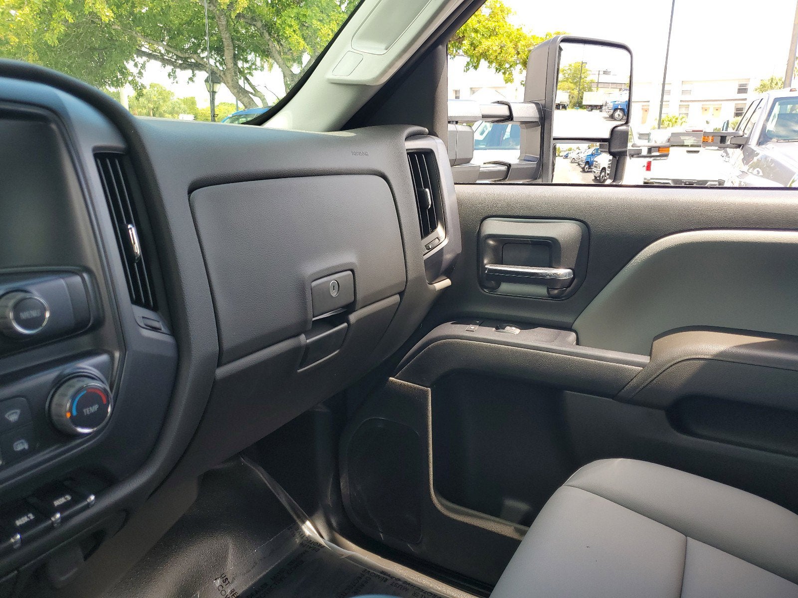 2024 Chevrolet Silverado 5500 HD Work Truck