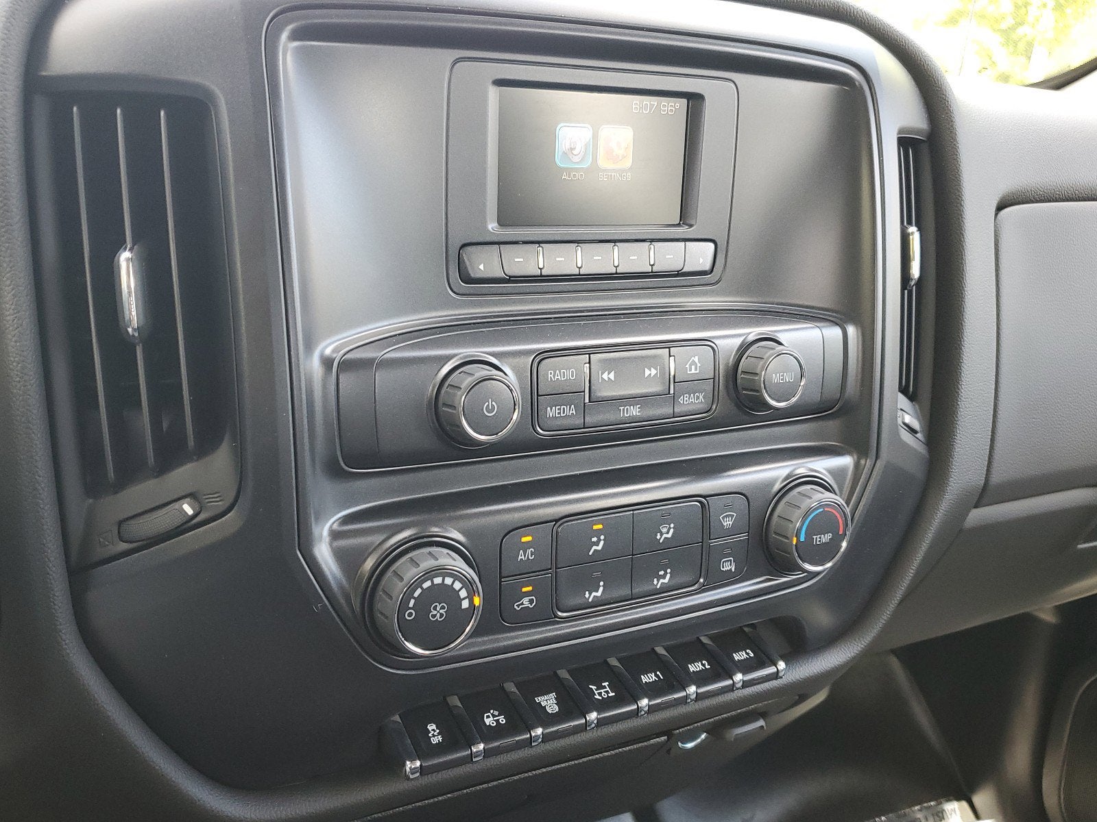 2024 Chevrolet Silverado 5500 HD Work Truck