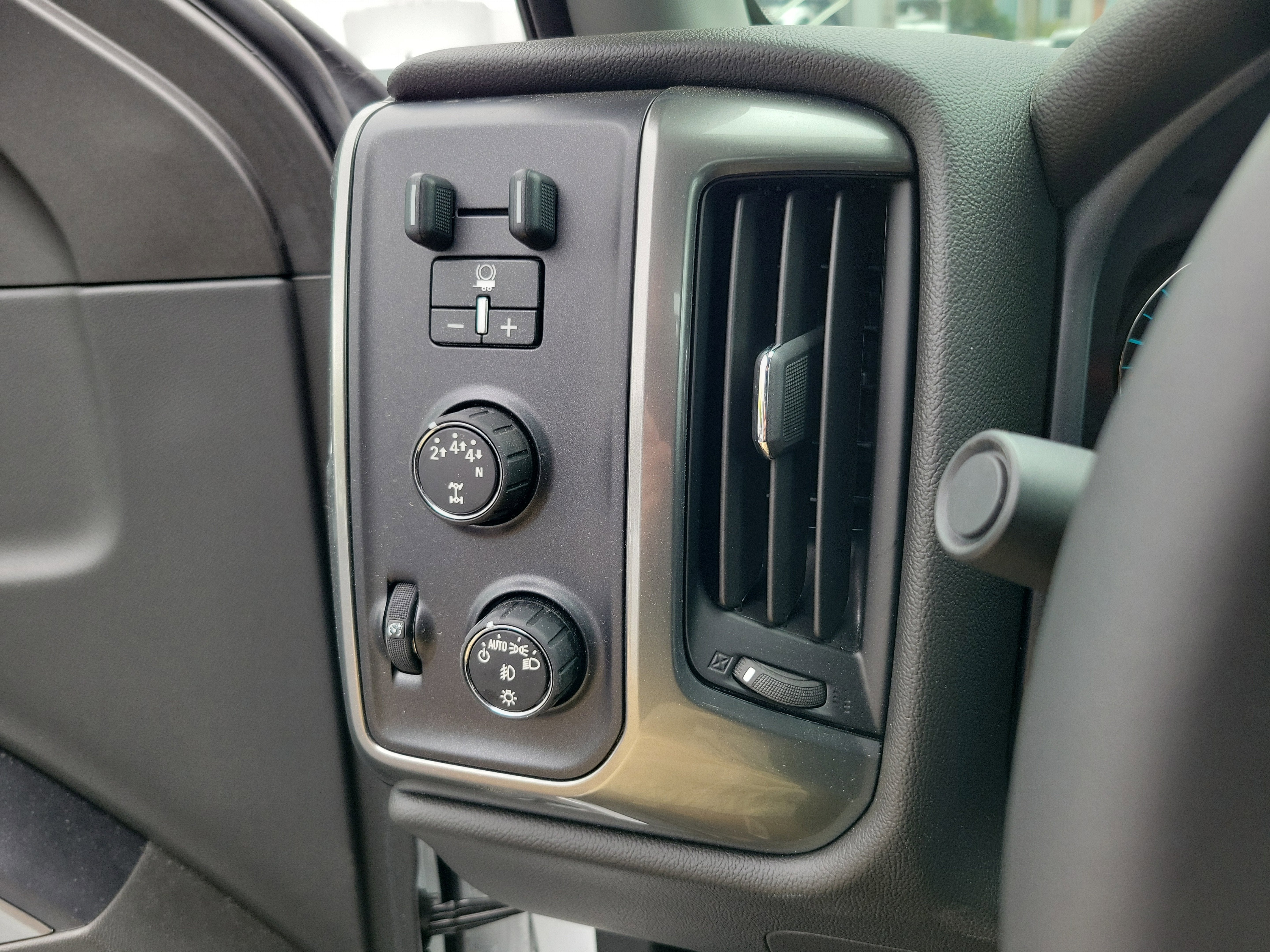 2024 Chevrolet Silverado 5500 HD LT