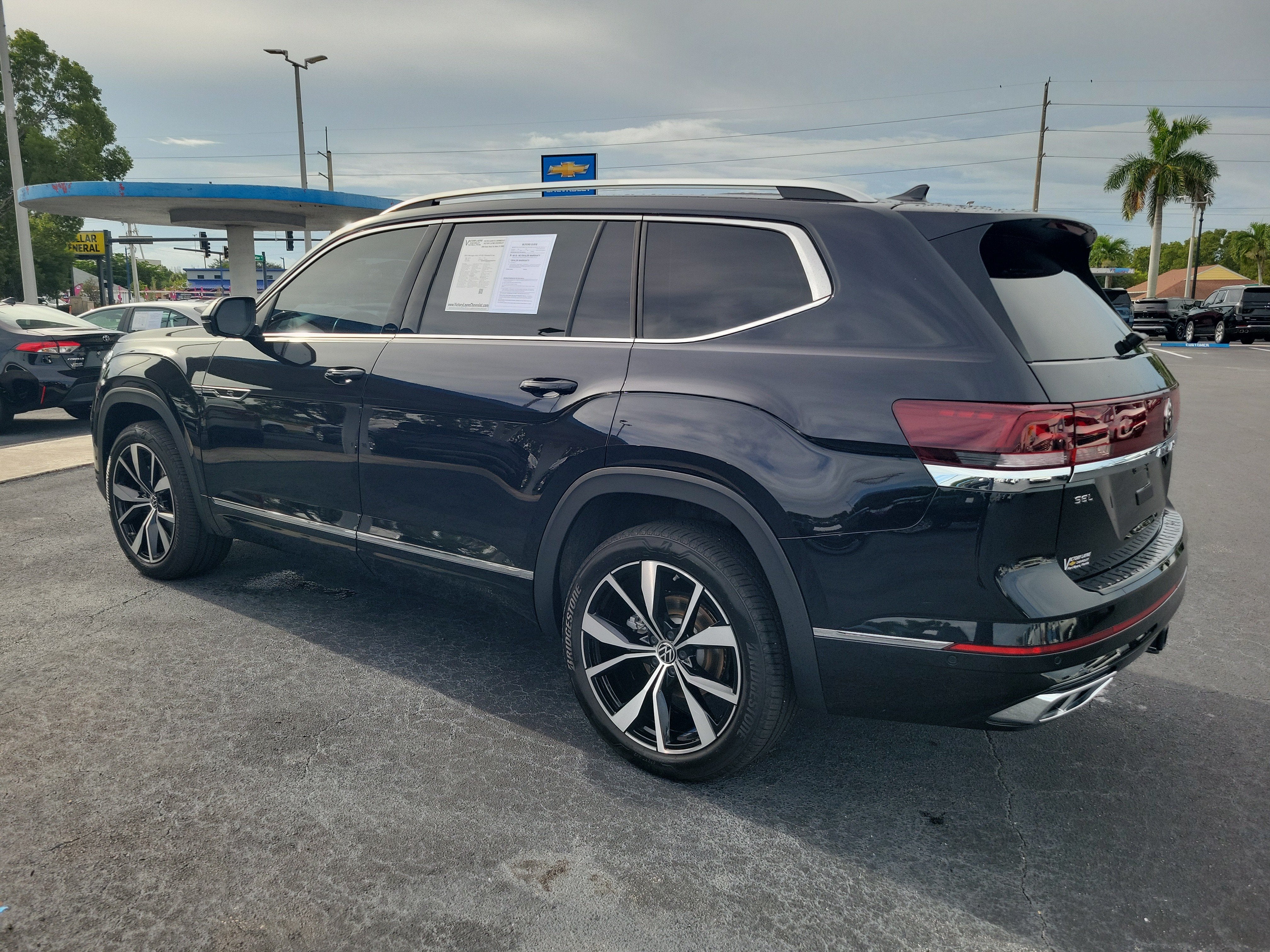 2024 Volkswagen Atlas 2.0T SEL Premium R-Line