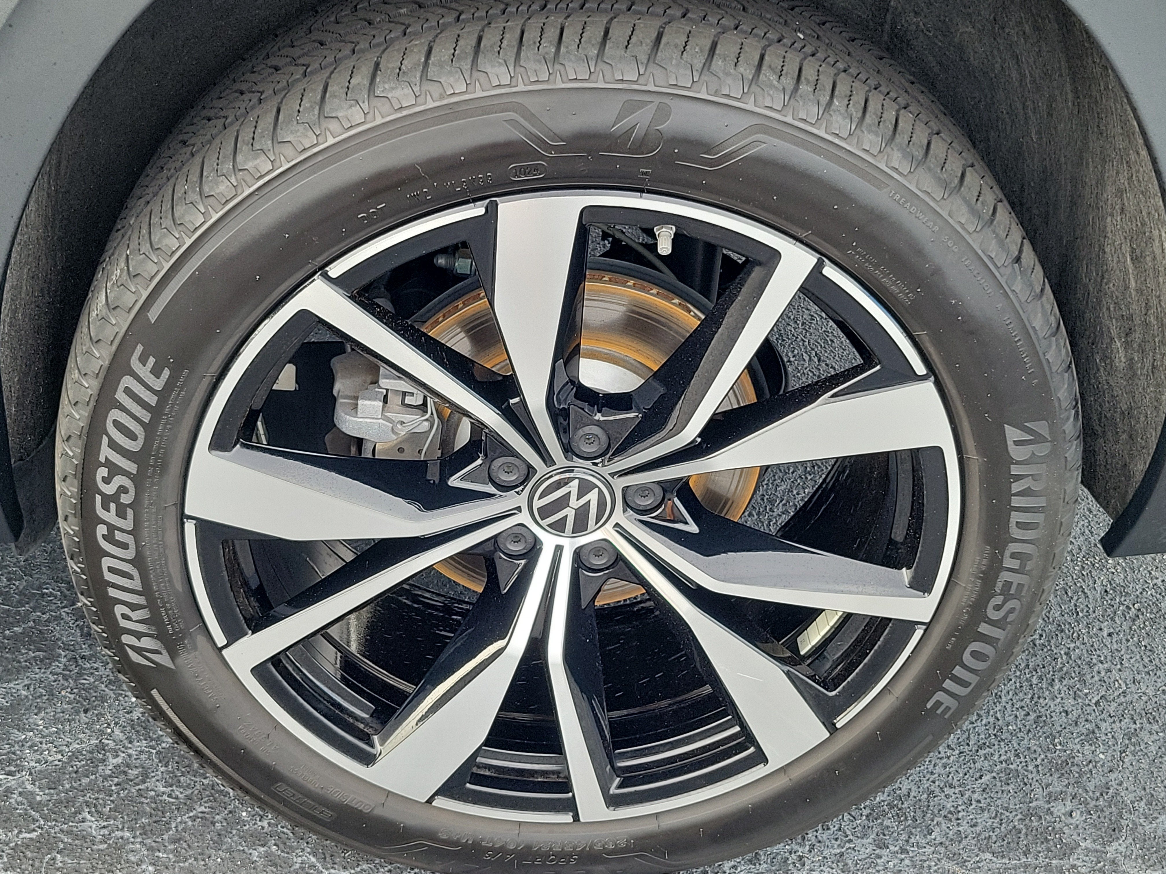 2024 Volkswagen Atlas 2.0T SEL Premium R-Line