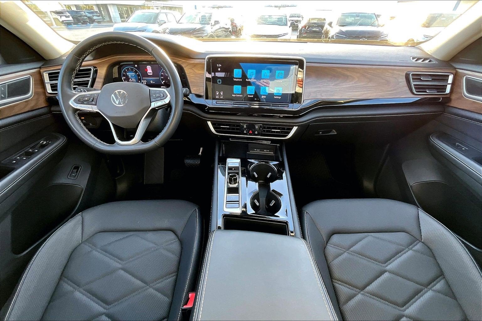 2024 Volkswagen Atlas 2.0T SE w/Technology