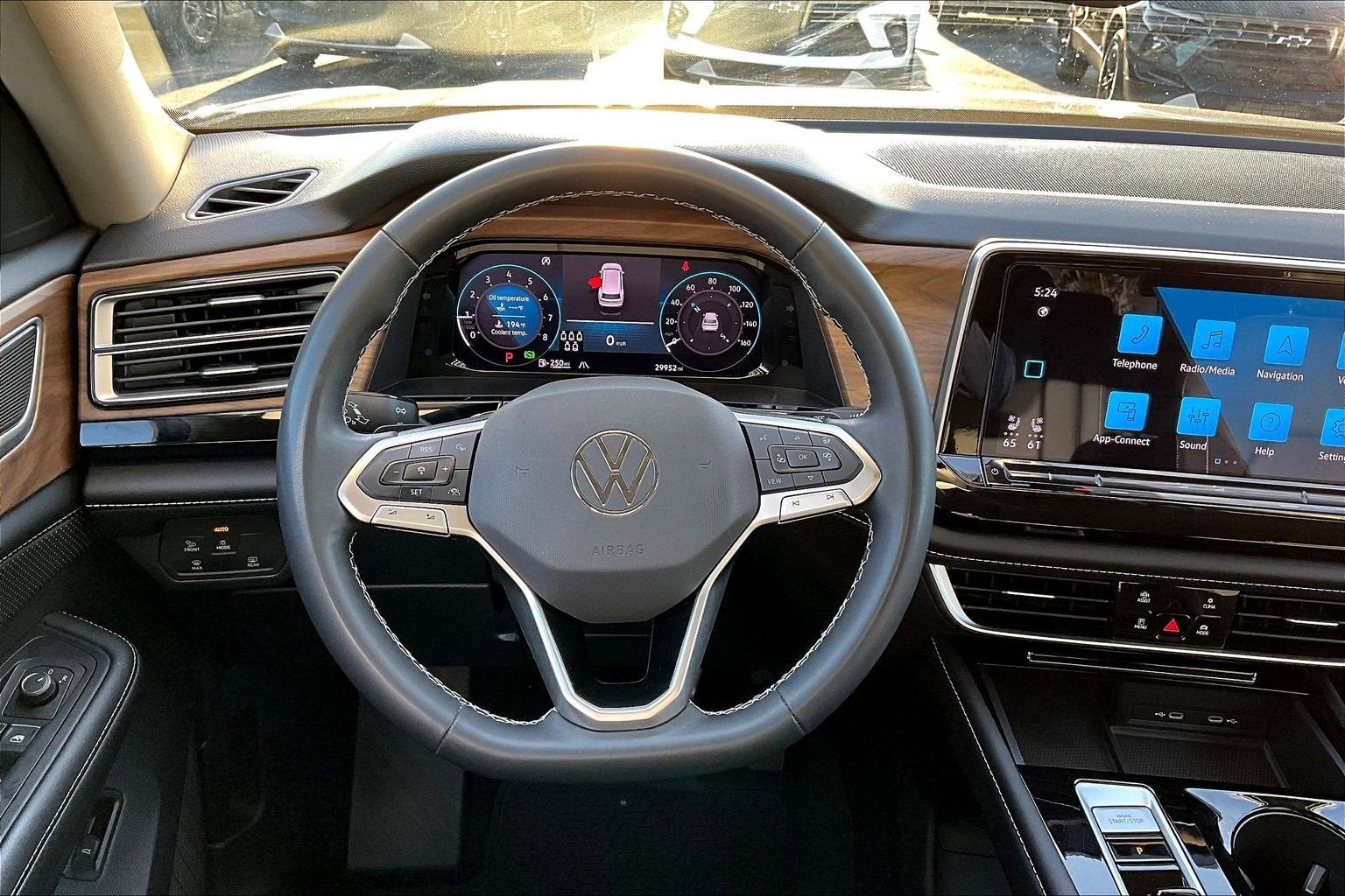 2024 Volkswagen Atlas 2.0T SE w/Technology
