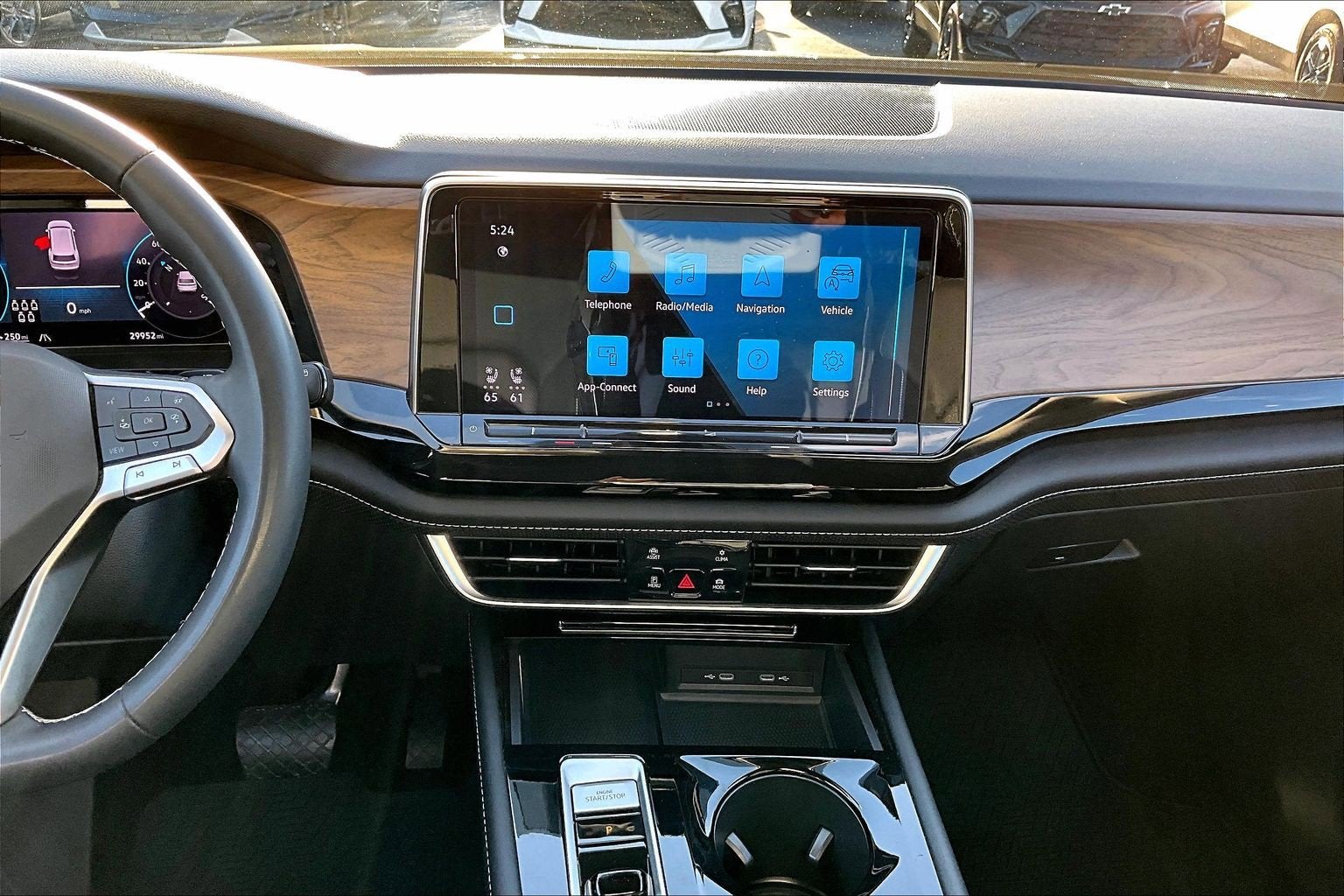 2024 Volkswagen Atlas 2.0T SE w/Technology