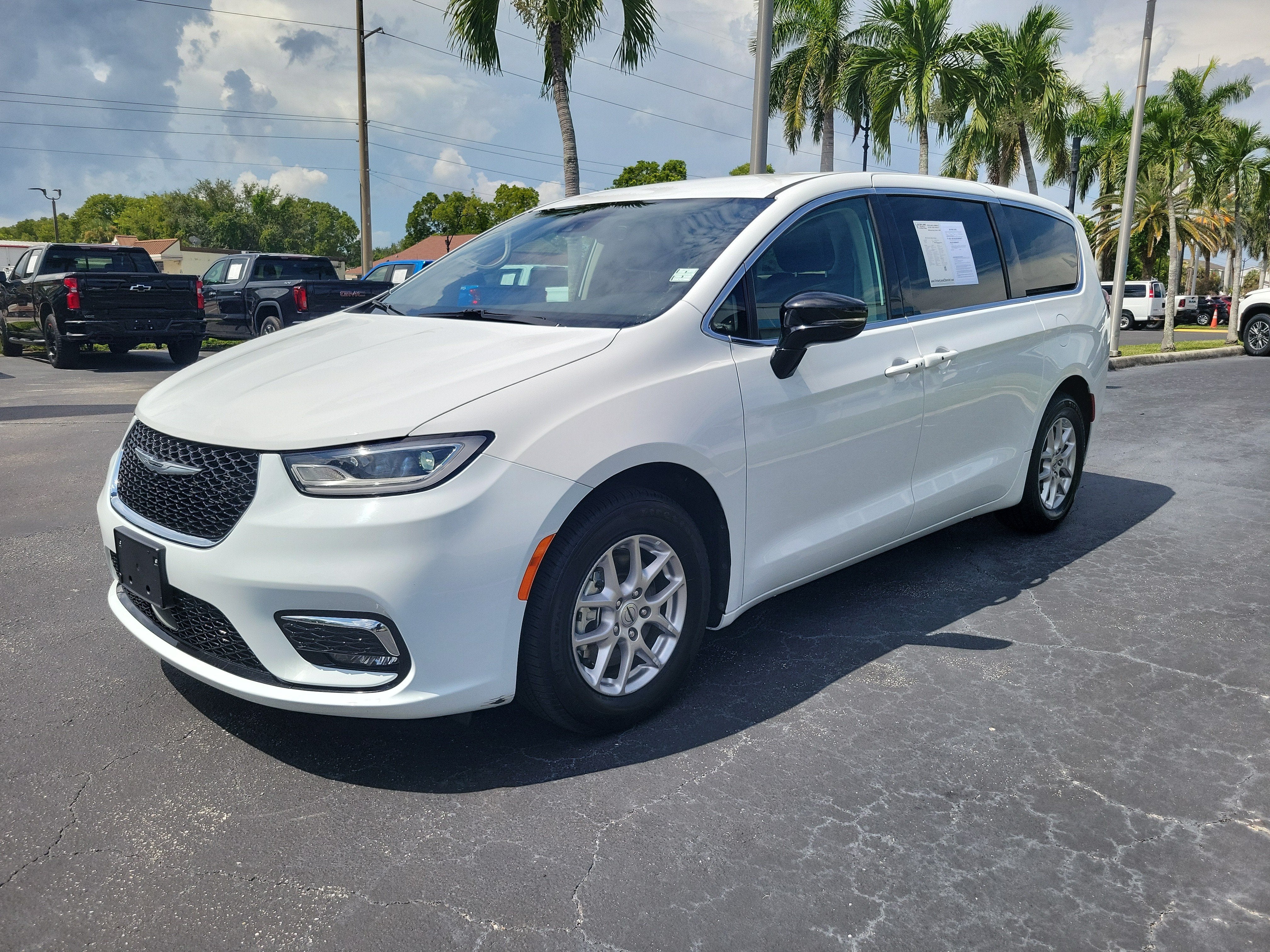 2024 Chrysler Pacifica Touring L