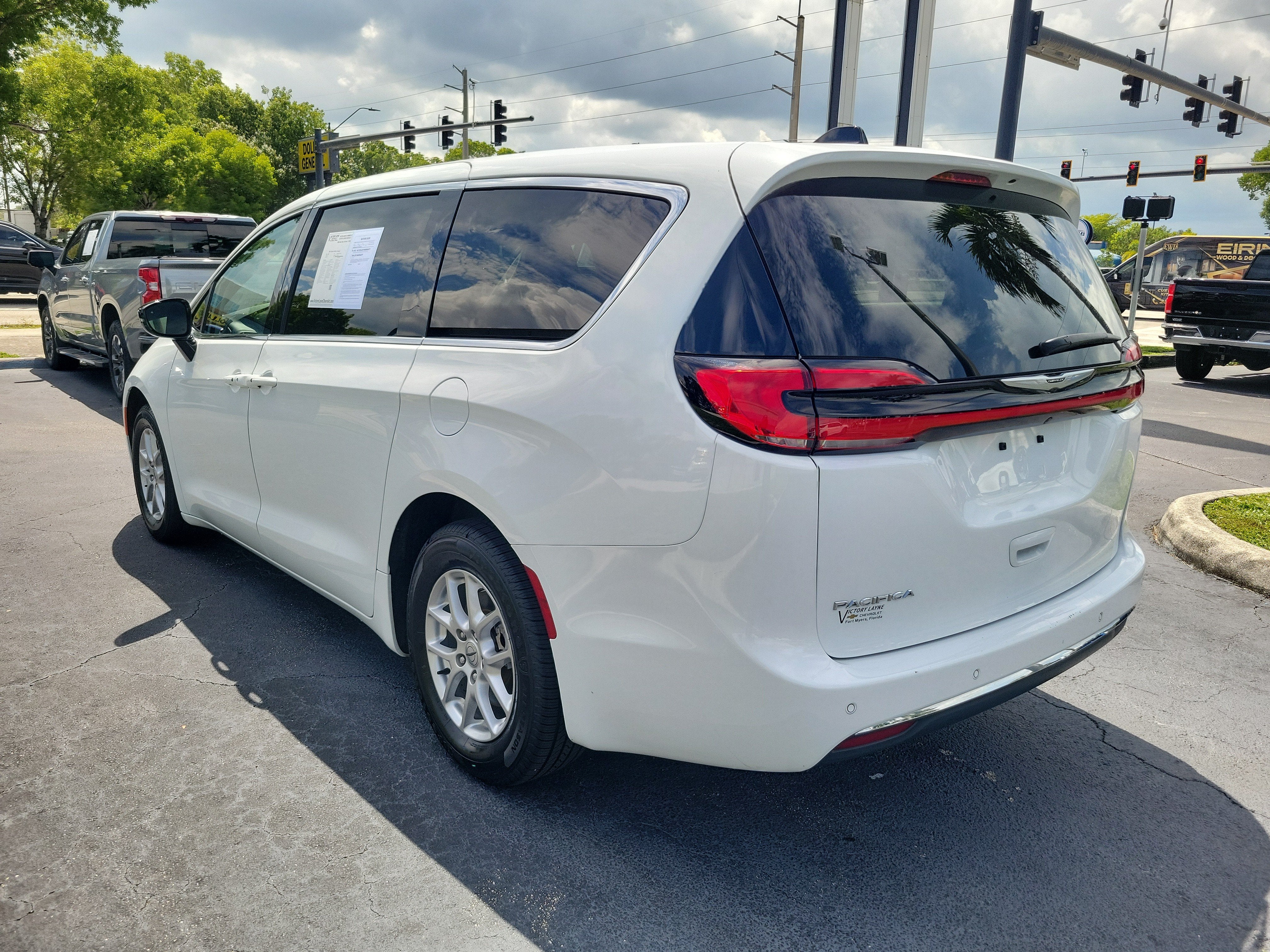 2024 Chrysler Pacifica Touring L