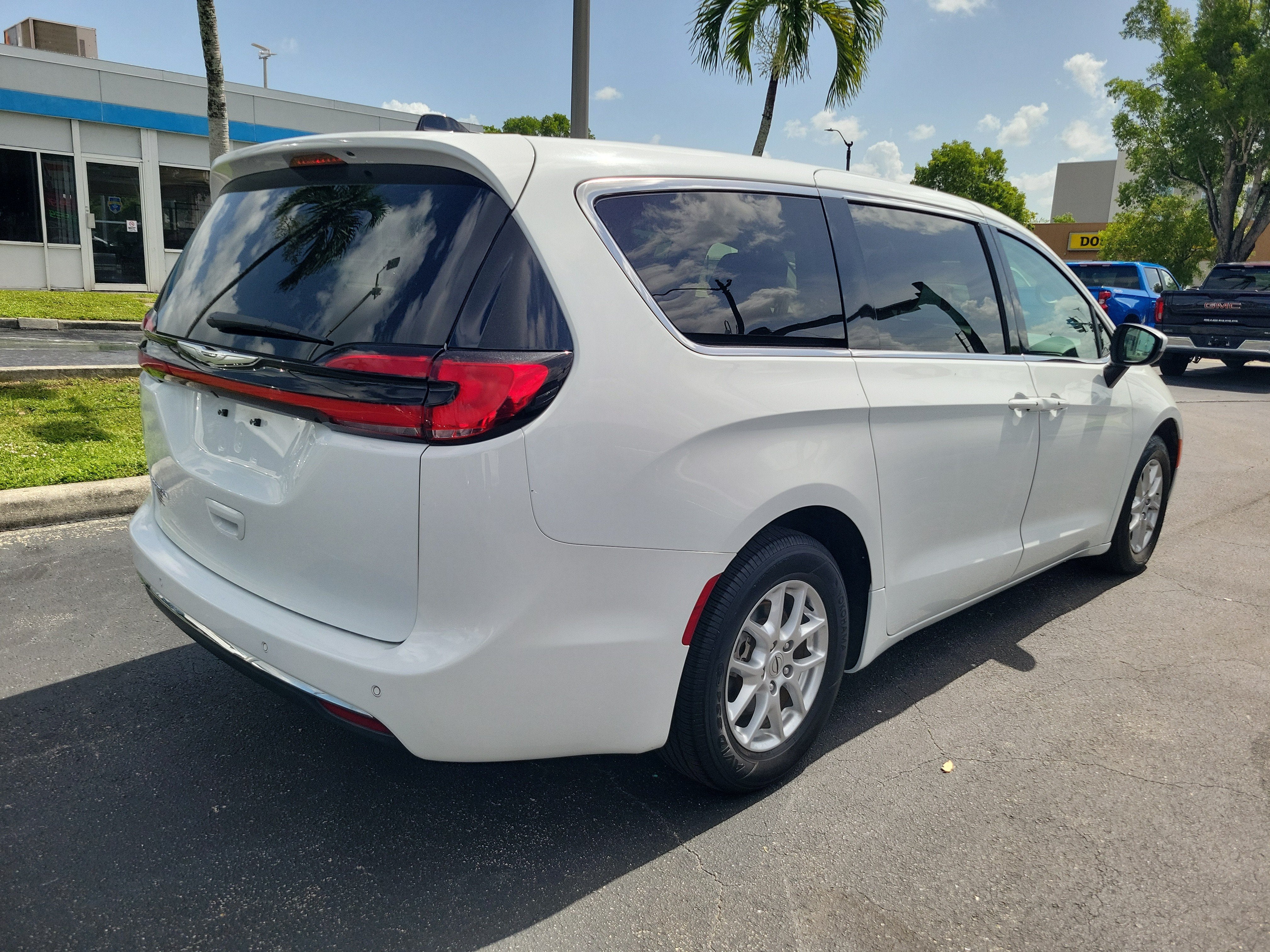 2023 Chrysler Pacifica Touring L