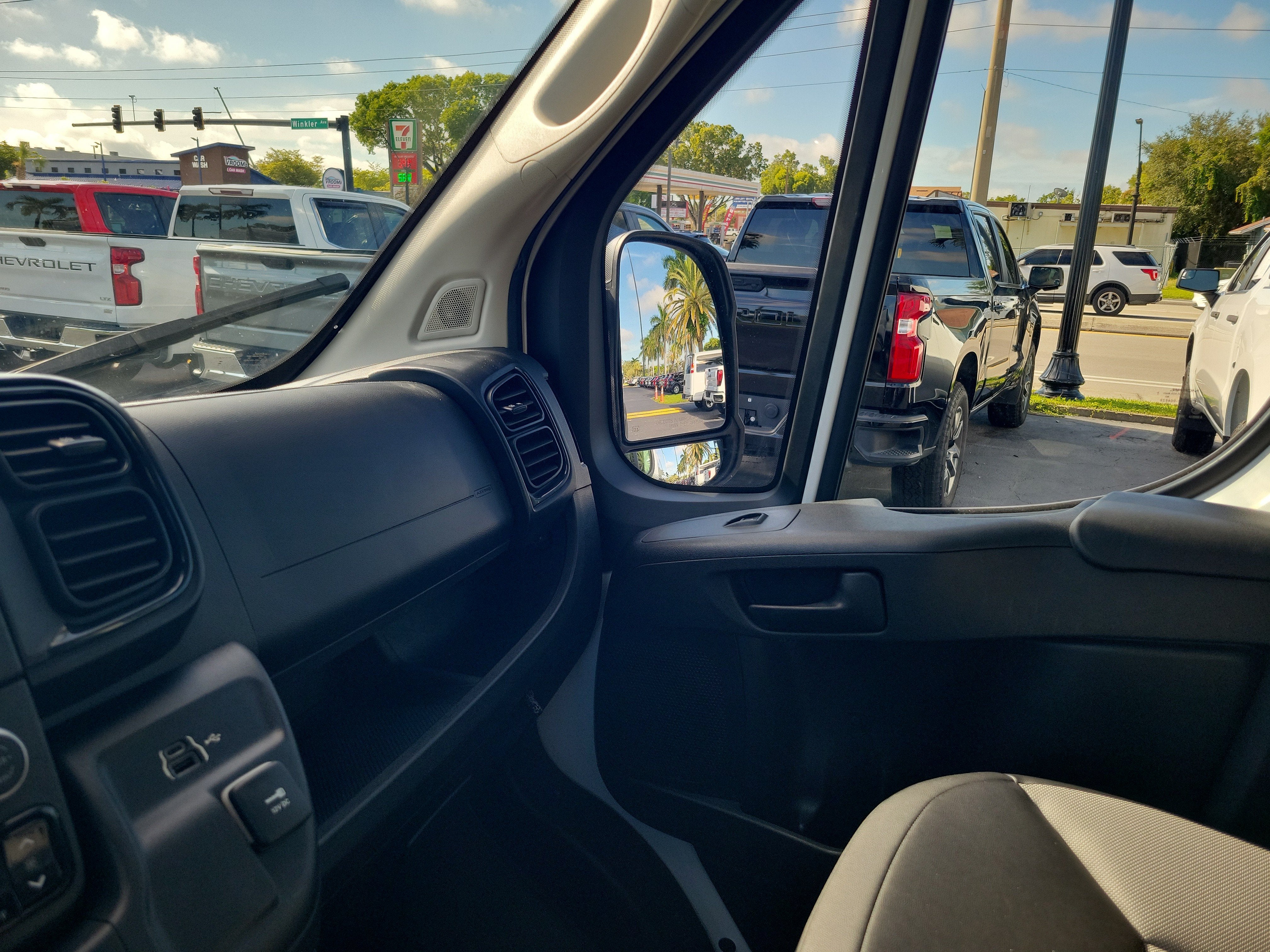 2025 RAM ProMaster Cargo Van Tradesman