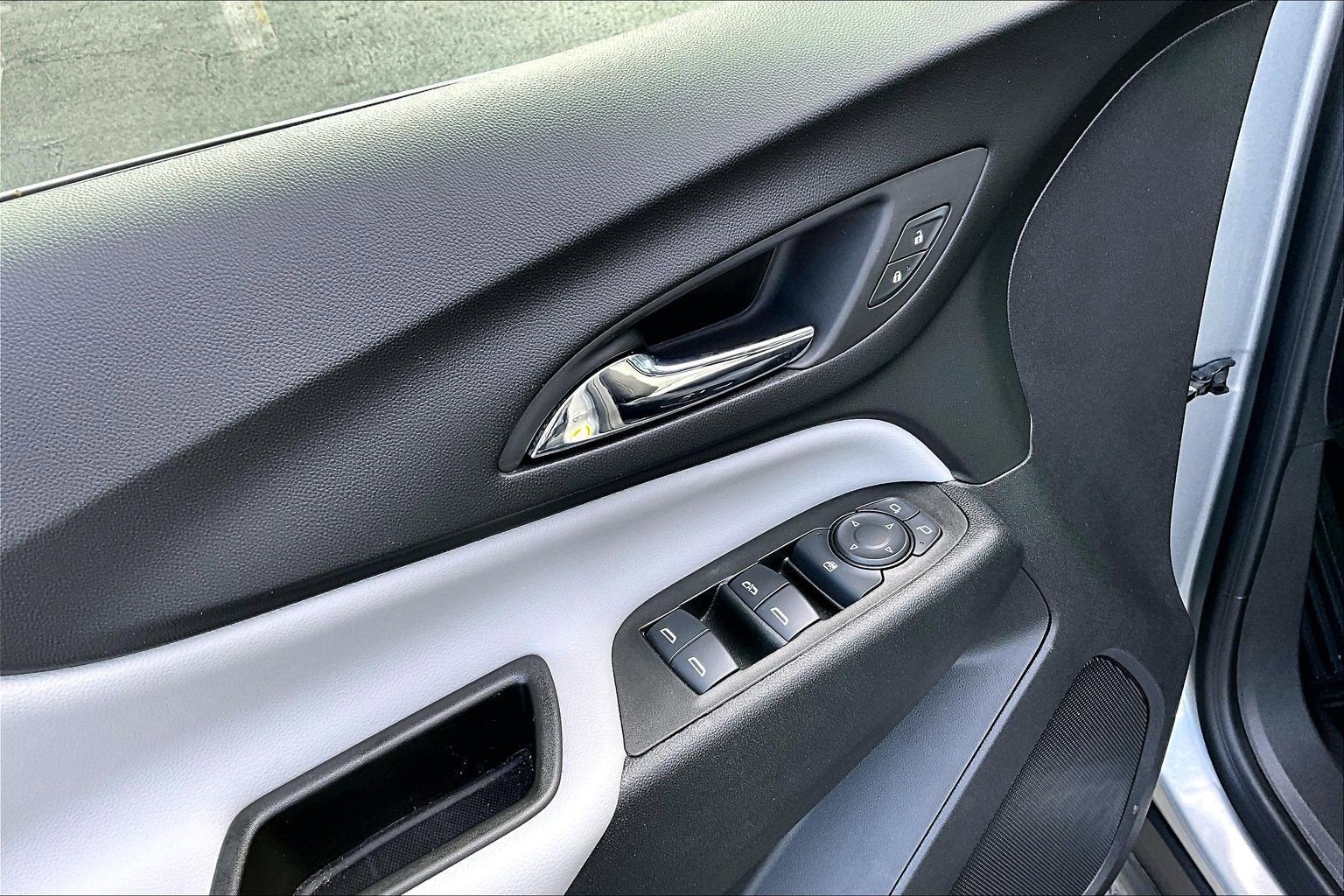 2023 Chevrolet Equinox LS - Photo 19