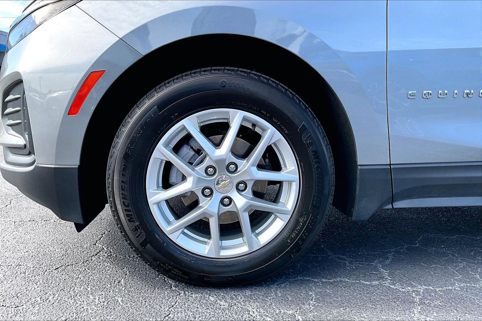 2023 Chevrolet Equinox LS - Photo 9
