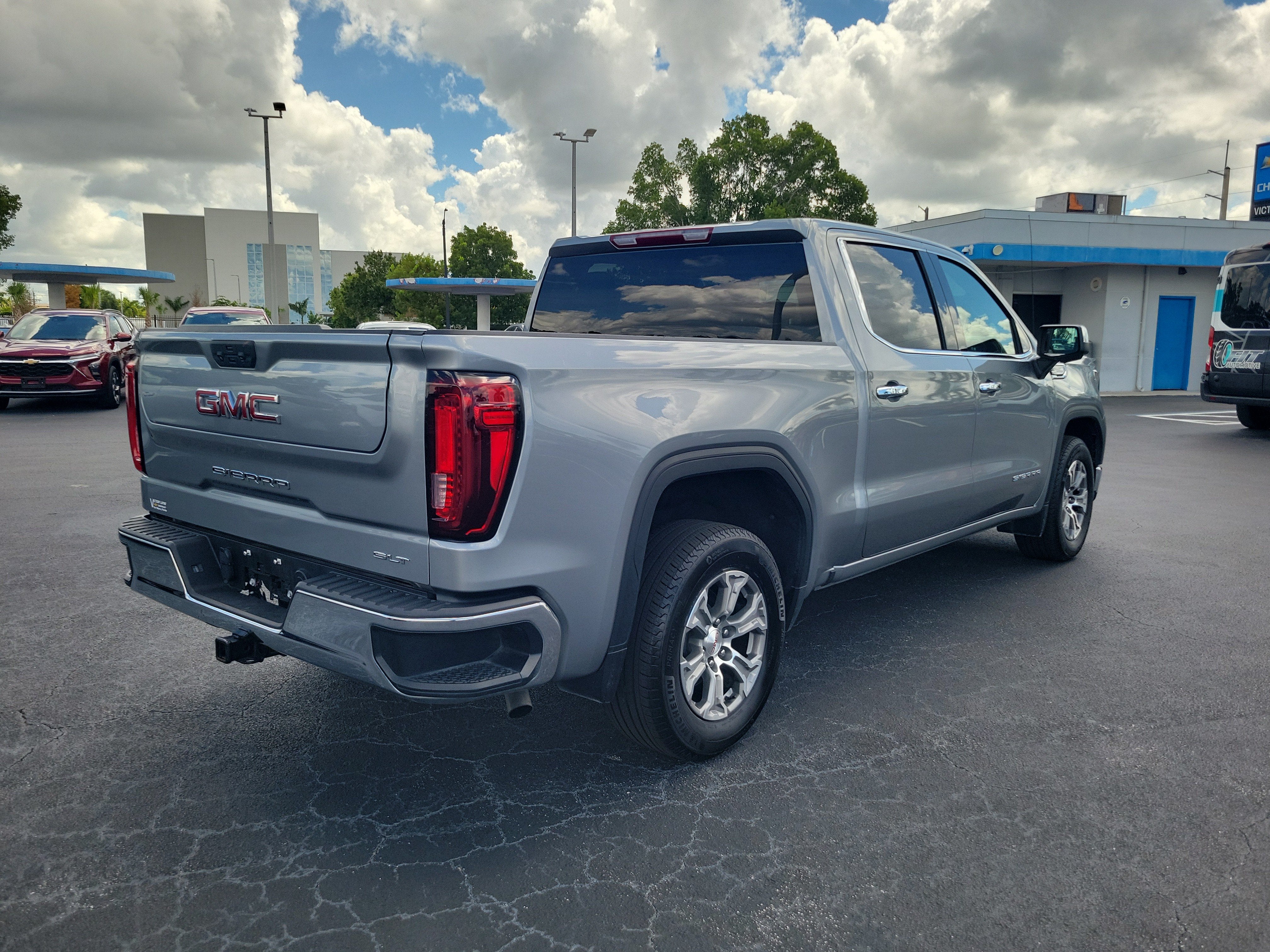 2025 GMC Sierra 1500 SLT