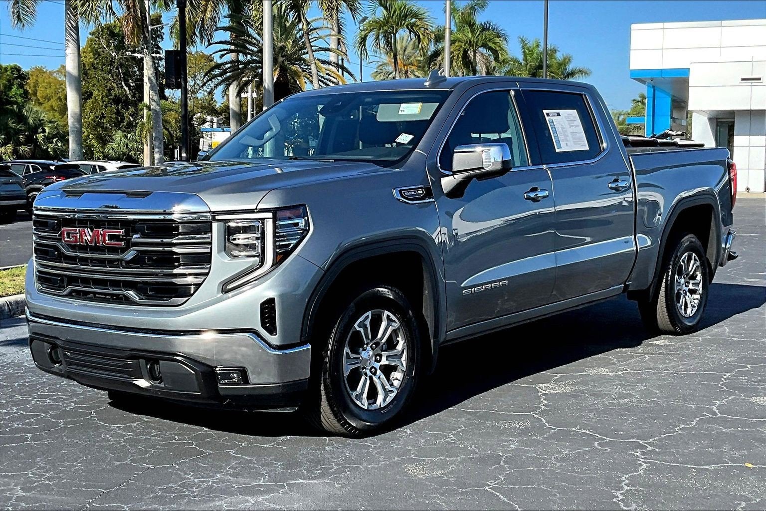 2025 GMC Sierra 1500 SLT