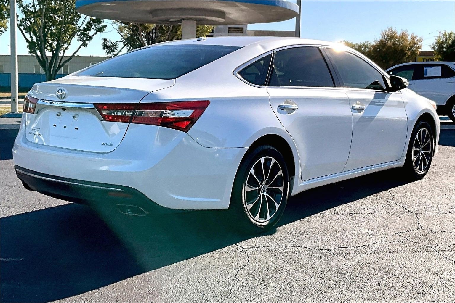 2018 Toyota Avalon XLE