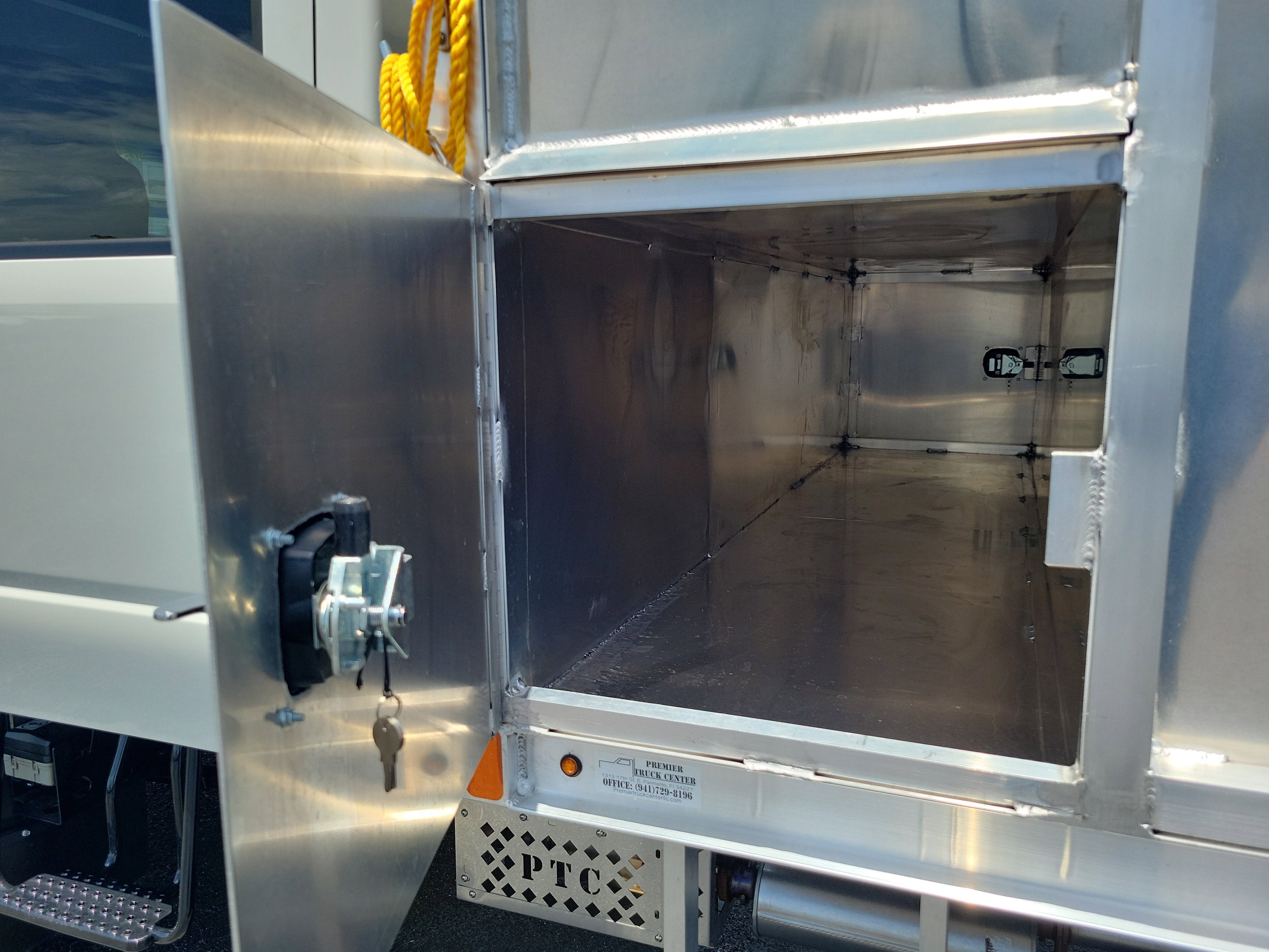2026 Chevrolet Low Cab Forward 4500 HG Base