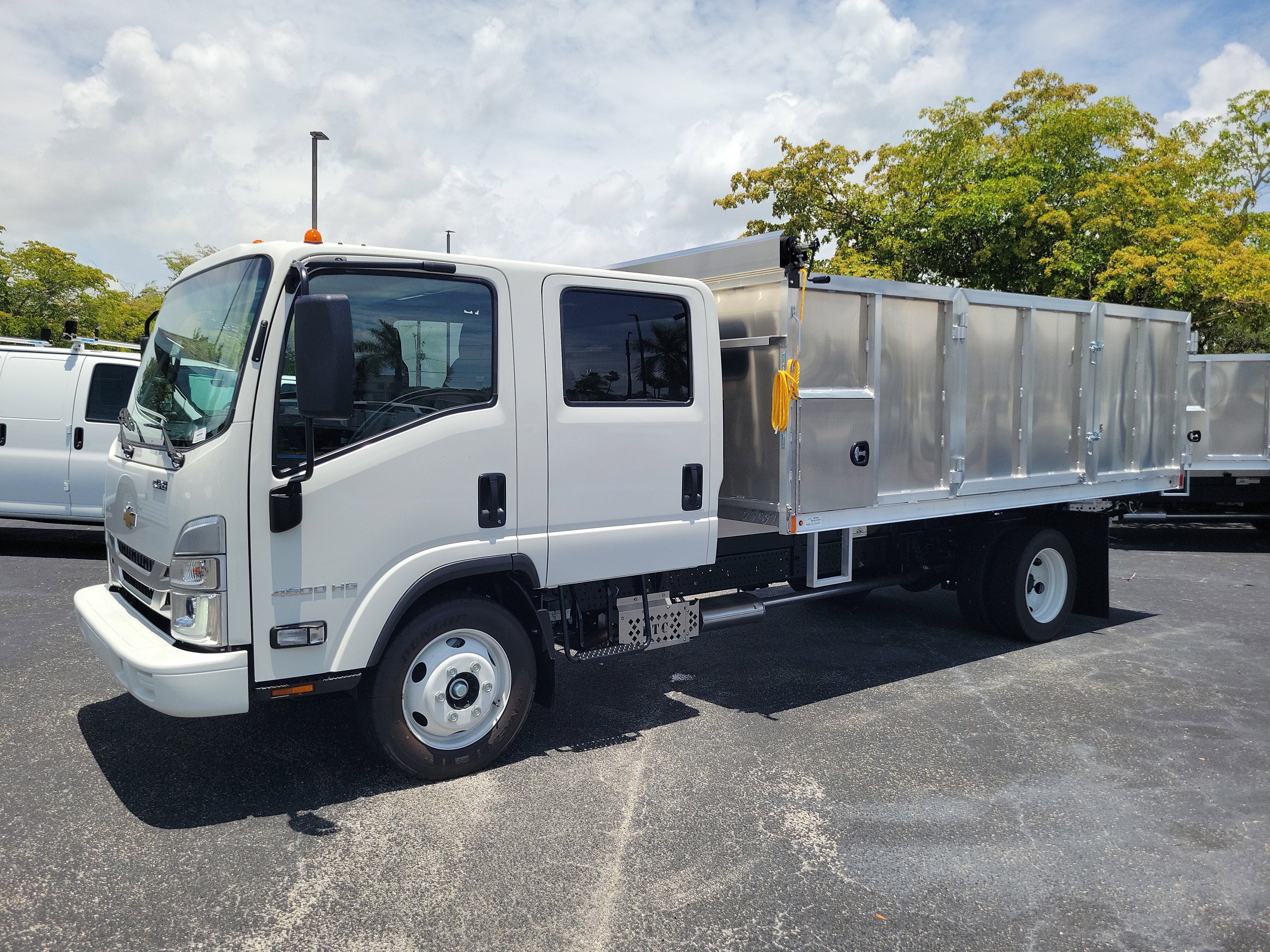 2026 Chevrolet Low Cab Forward 4500 HG Base