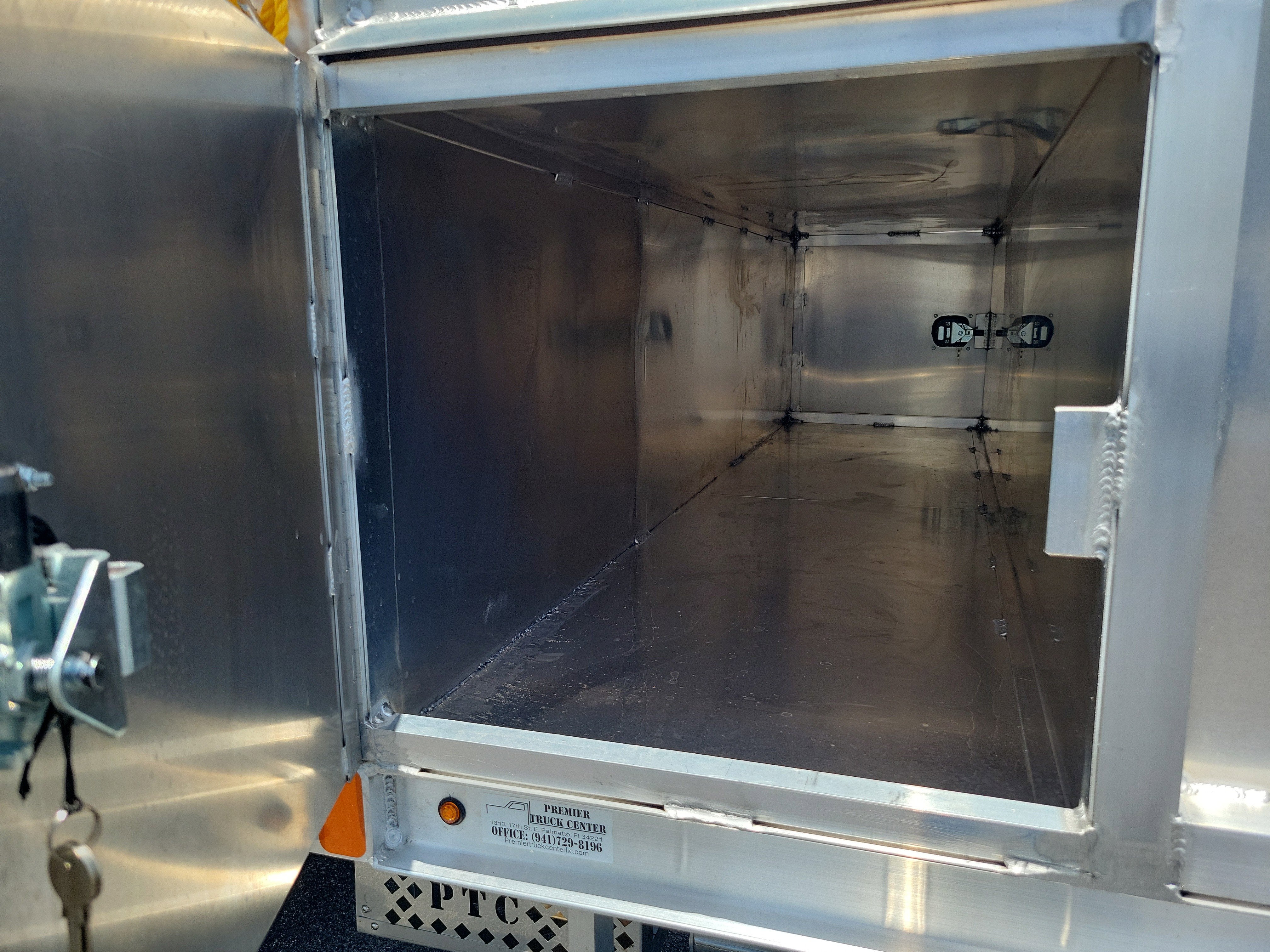 2026 Chevrolet Low Cab Forward 4500 HG Base