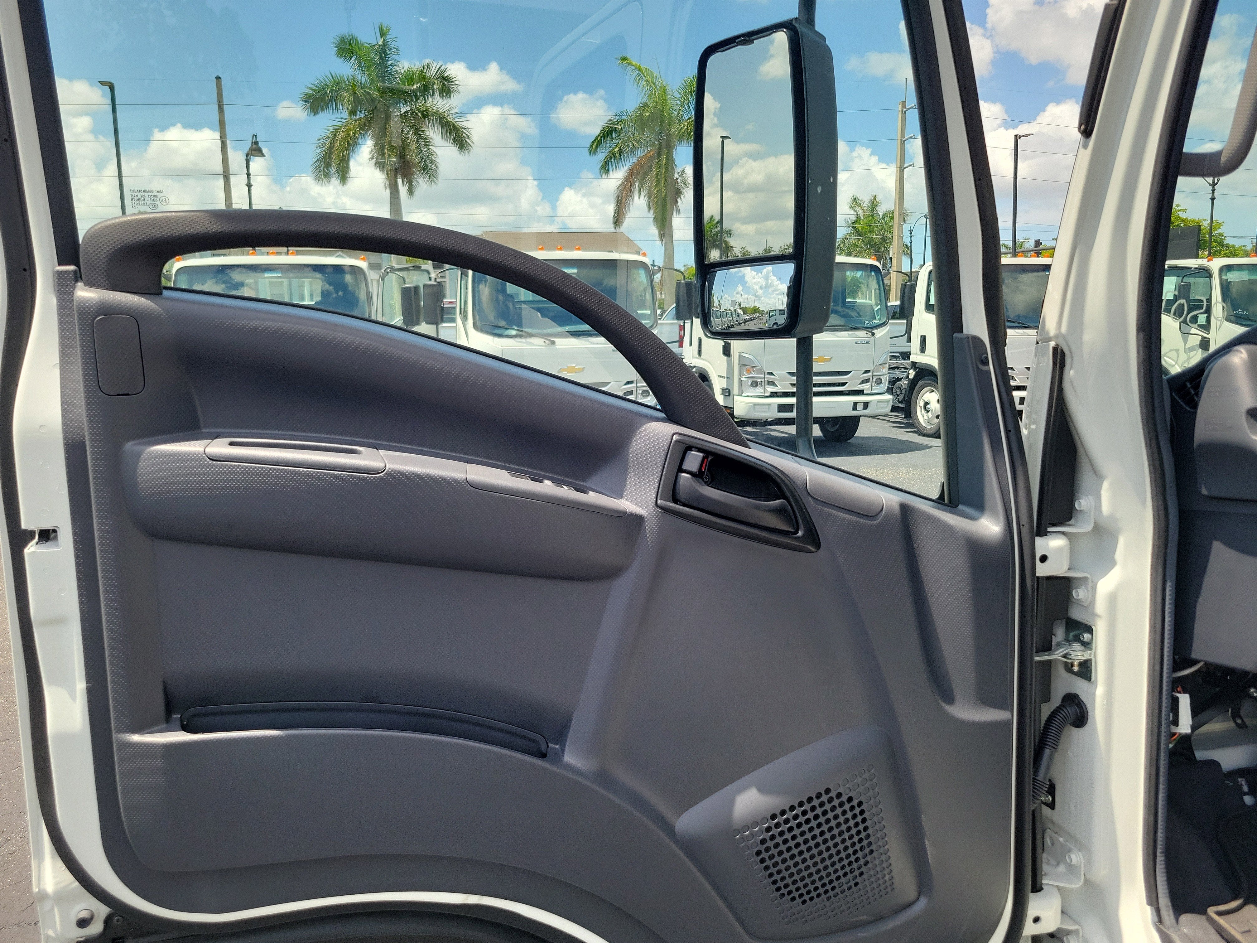 2025 Chevrolet Low Cab Forward 4500 Base