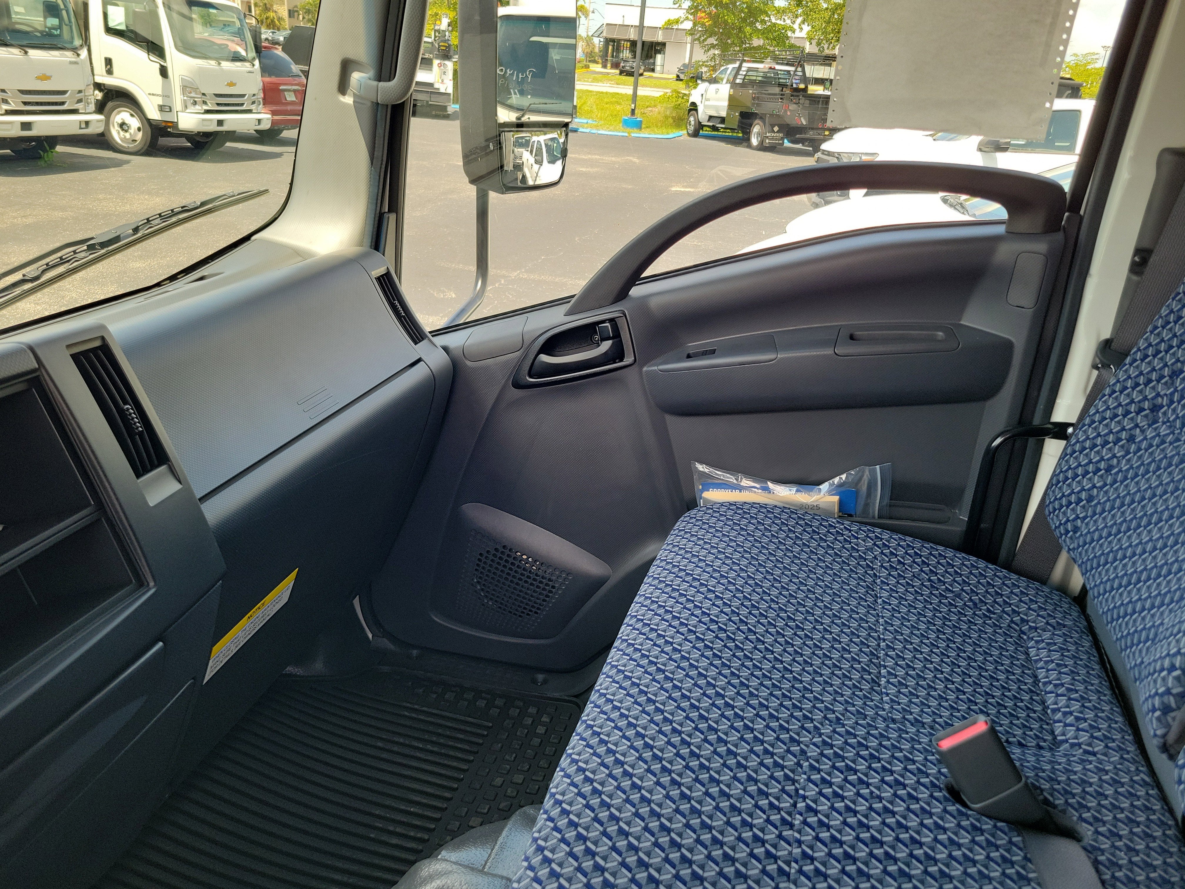 2025 Chevrolet Low Cab Forward 4500 Base