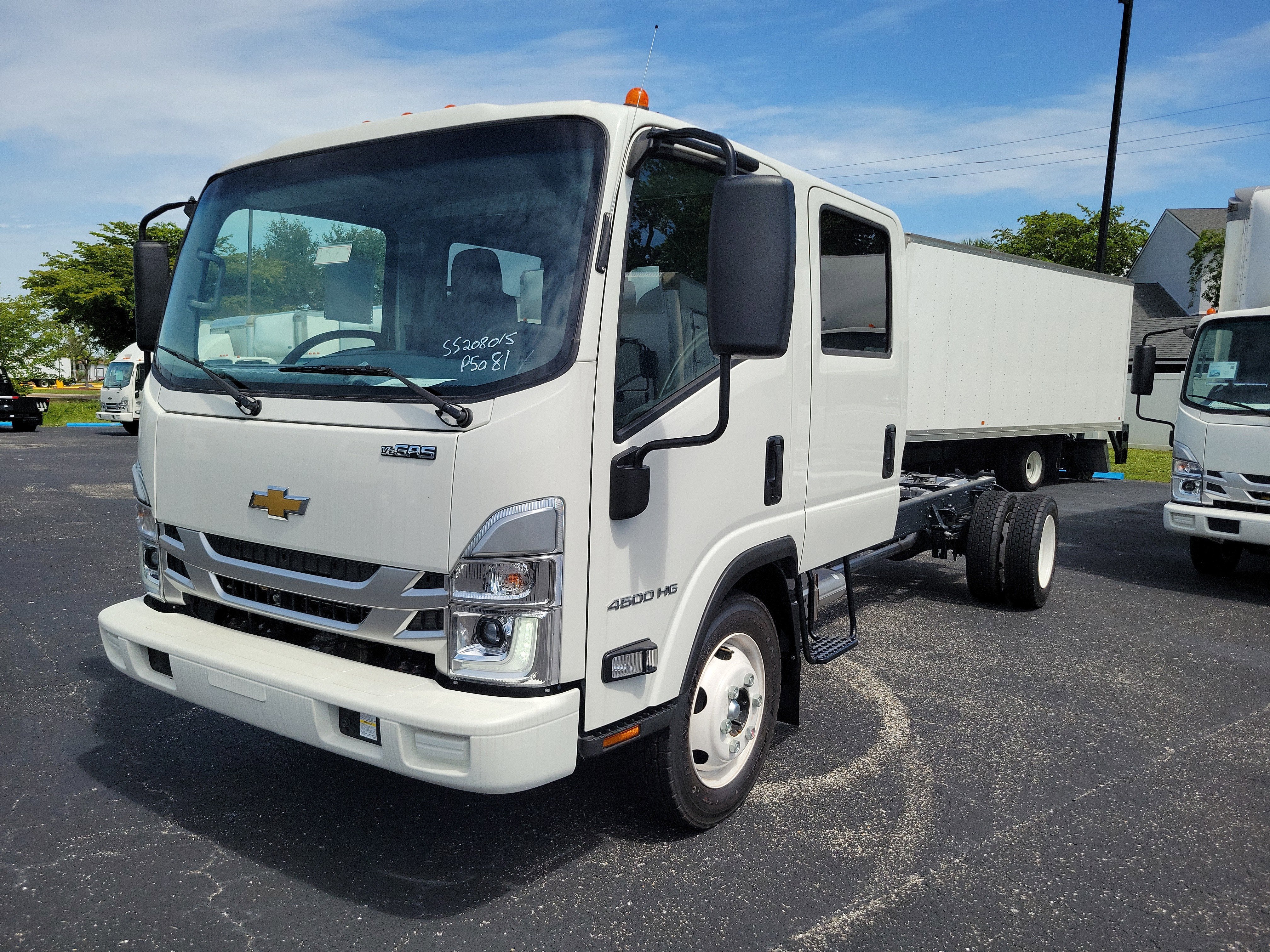 2025 Chevrolet Low Cab Forward 4500 Base