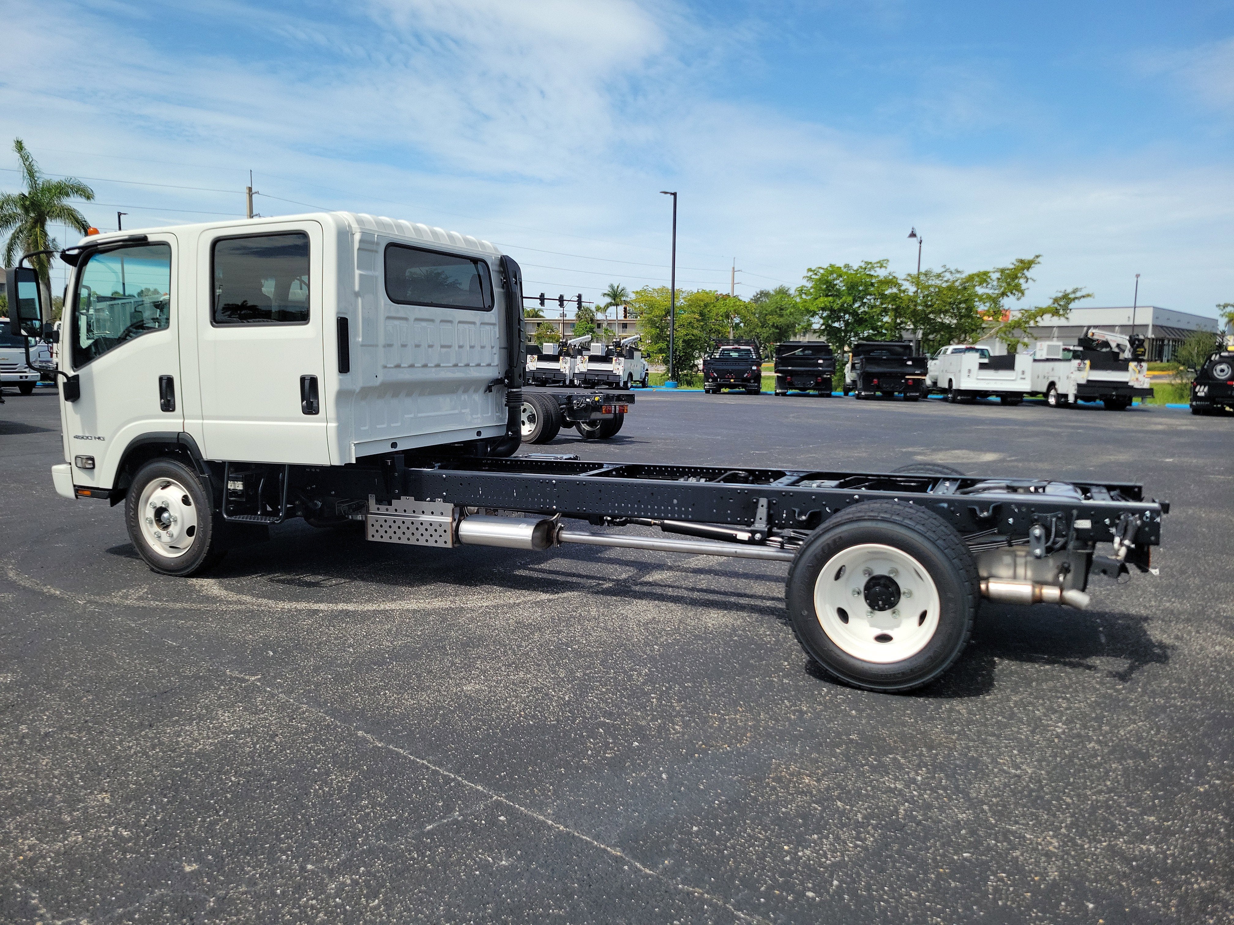 2025 Chevrolet Low Cab Forward 4500 Base