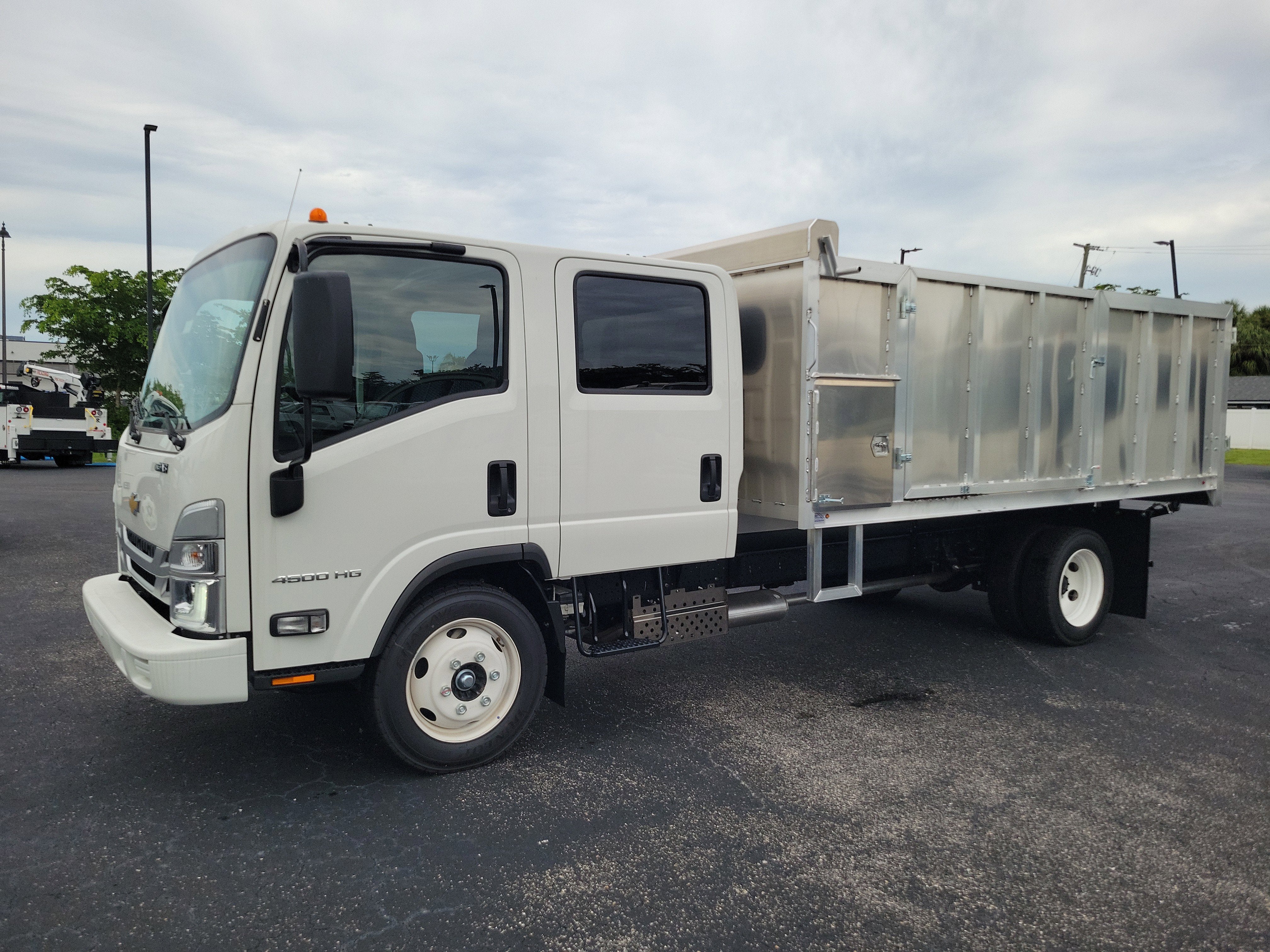 2025 Chevrolet Low Cab Forward 4500 Base