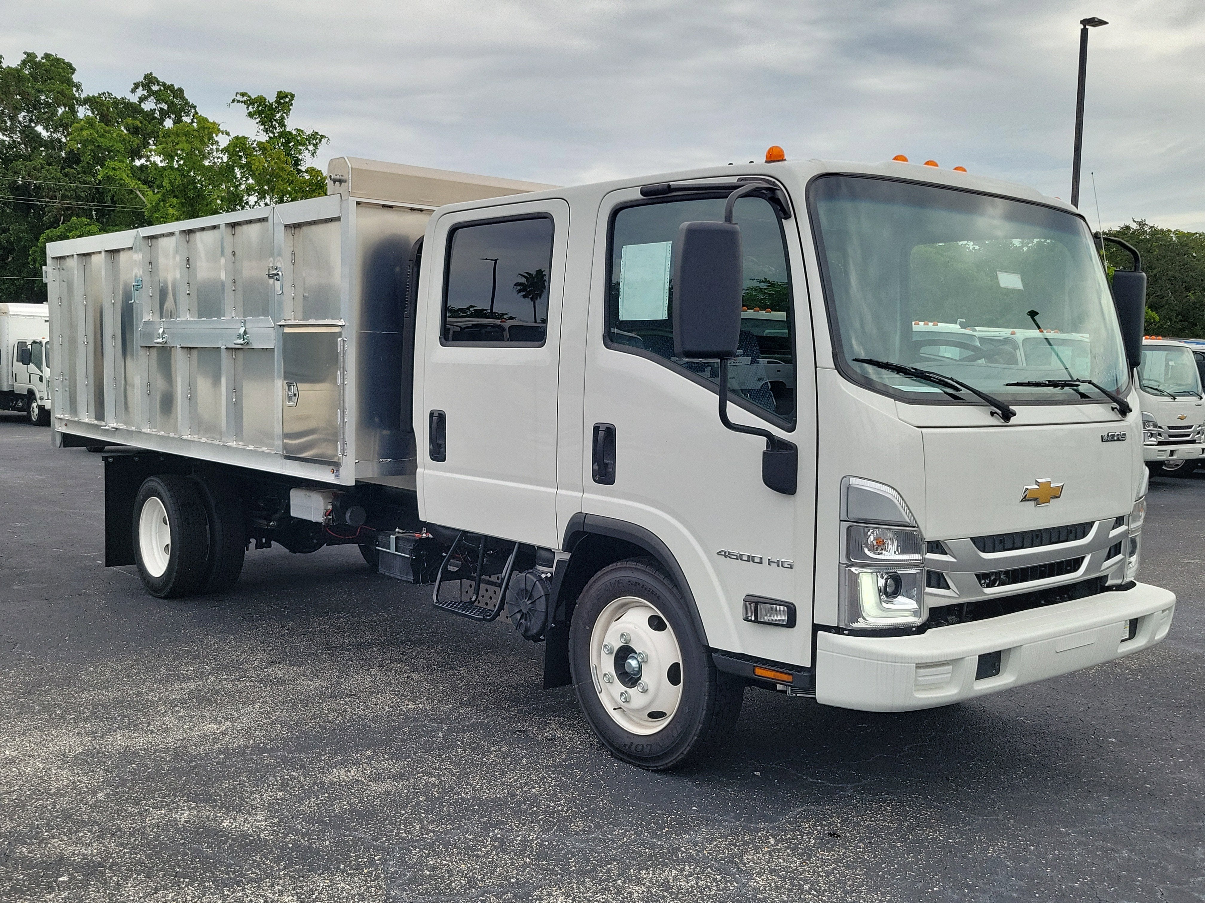 2025 Chevrolet Low Cab Forward 4500 Base