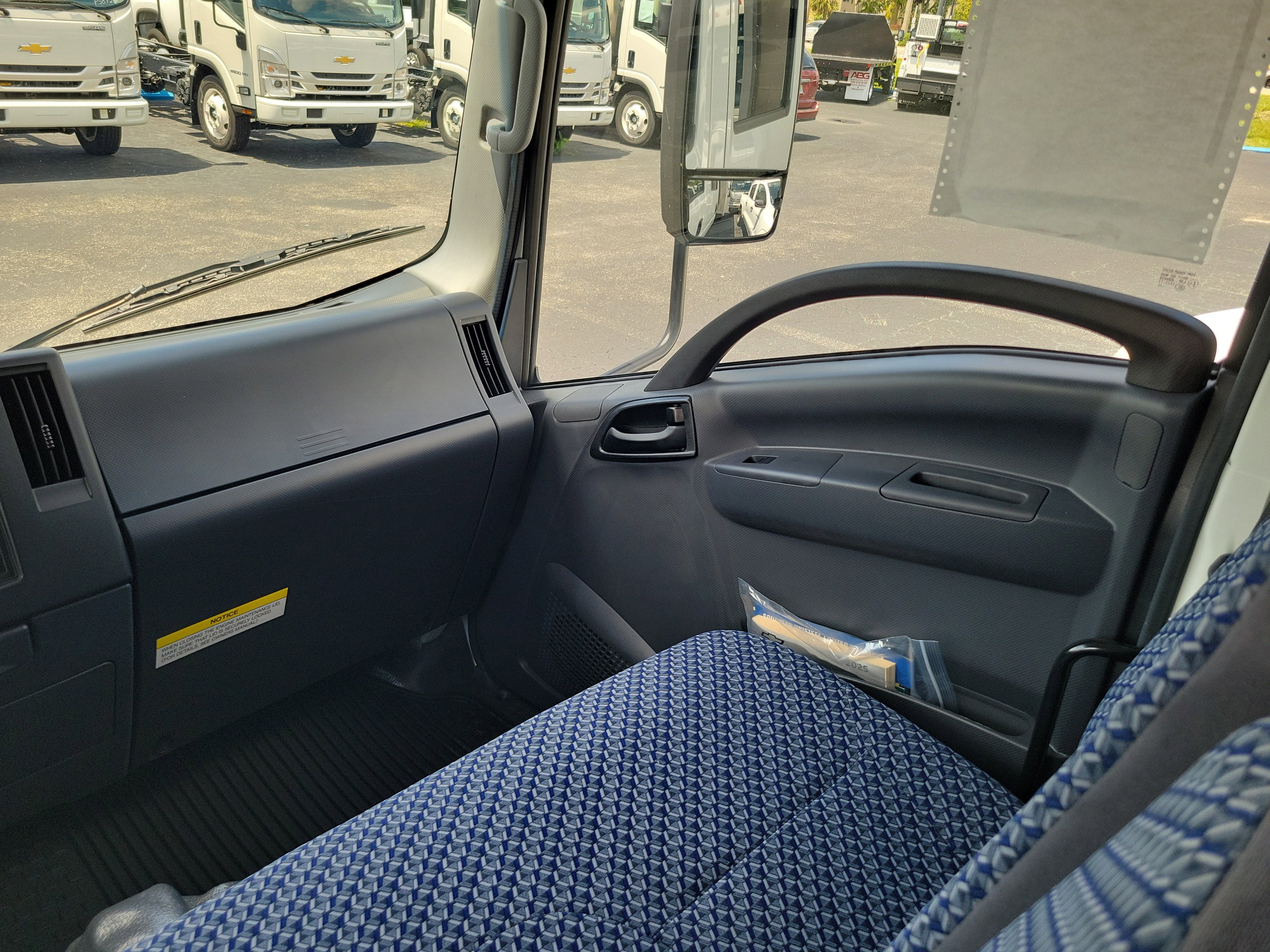 2025 Chevrolet Low Cab Forward 4500 Base