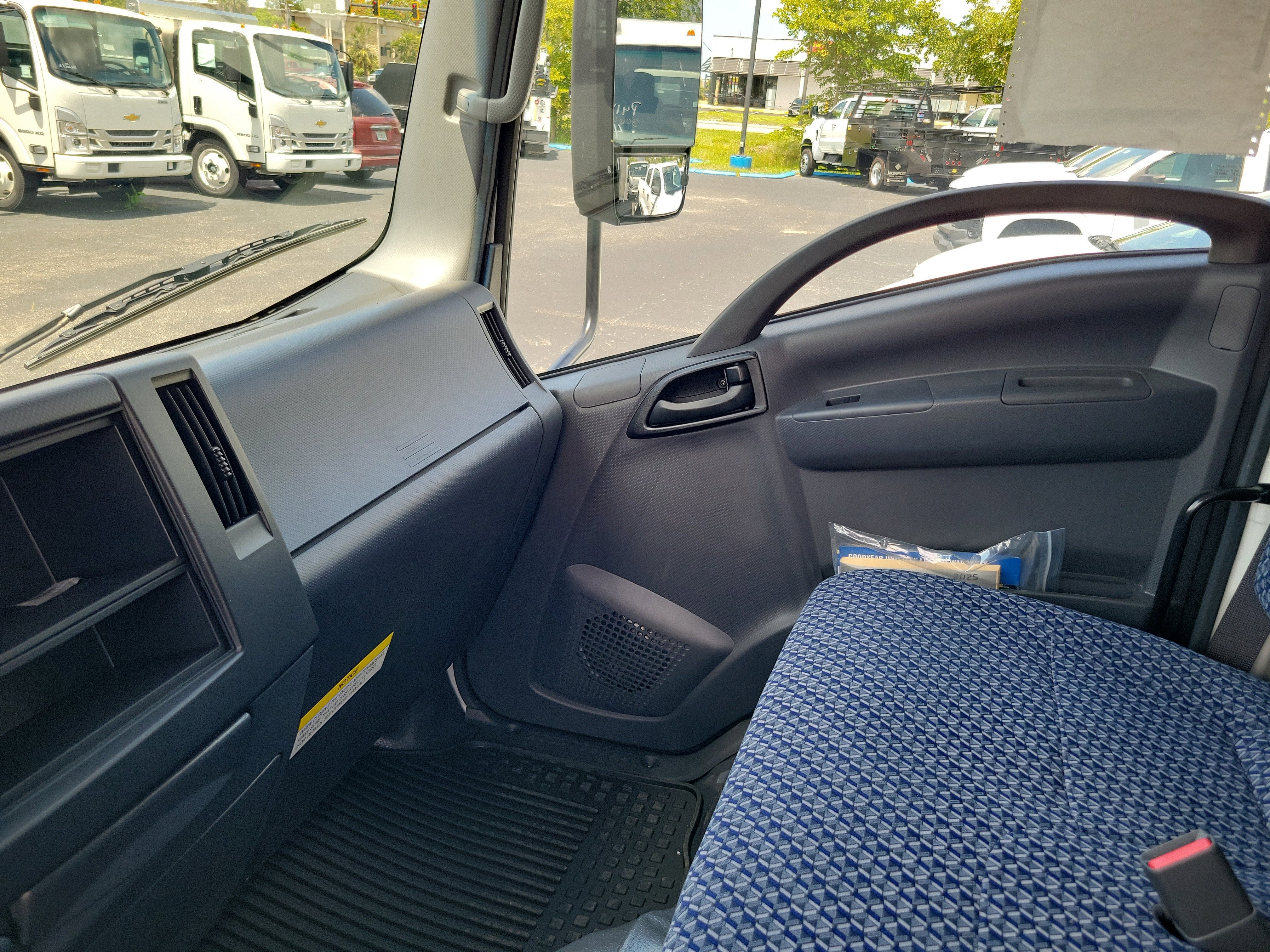 2025 Chevrolet Low Cab Forward 4500 Base