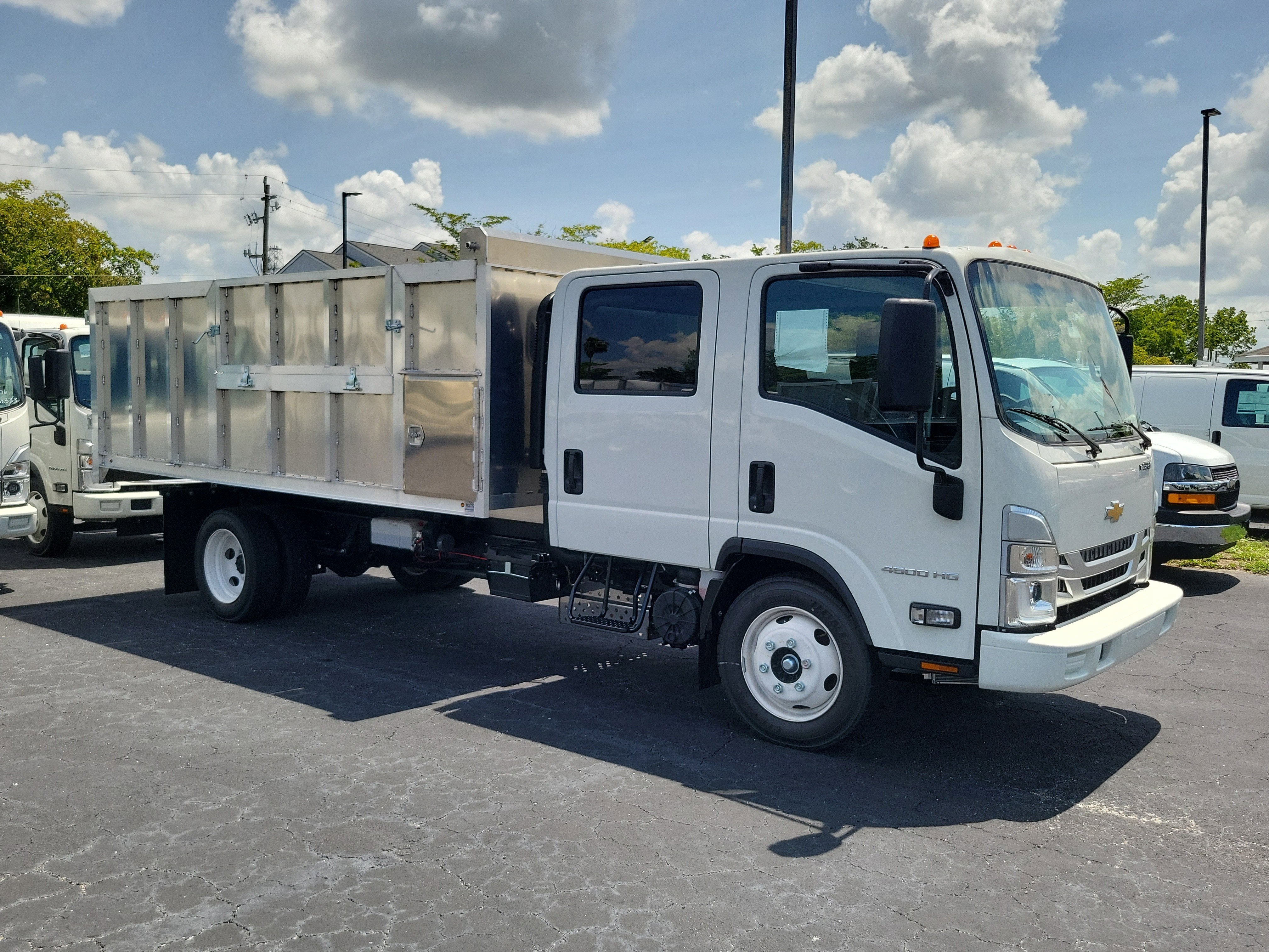 2025 Chevrolet Low Cab Forward 4500 Base