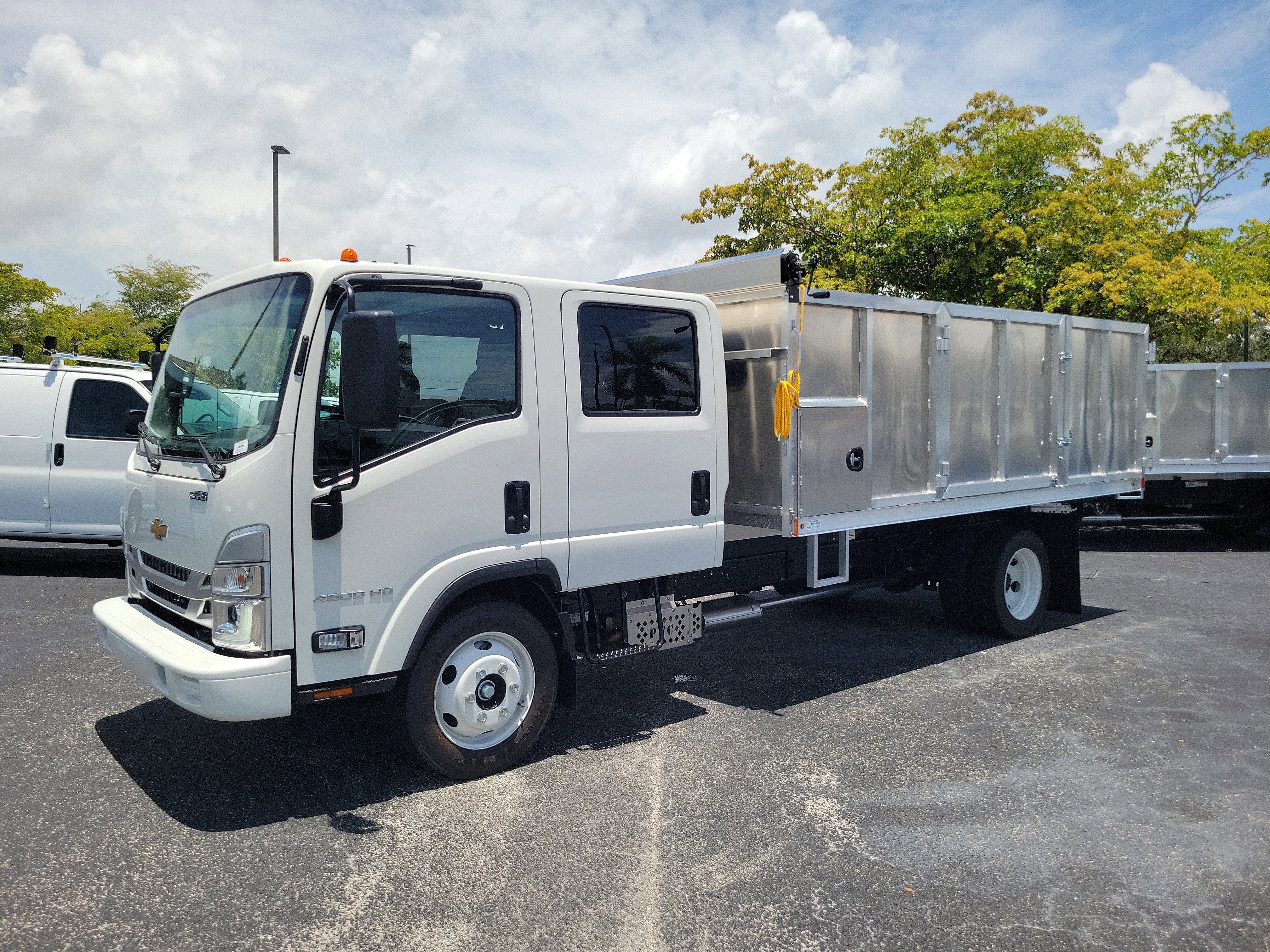2026 Chevrolet Low Cab Forward 4500 HG Base