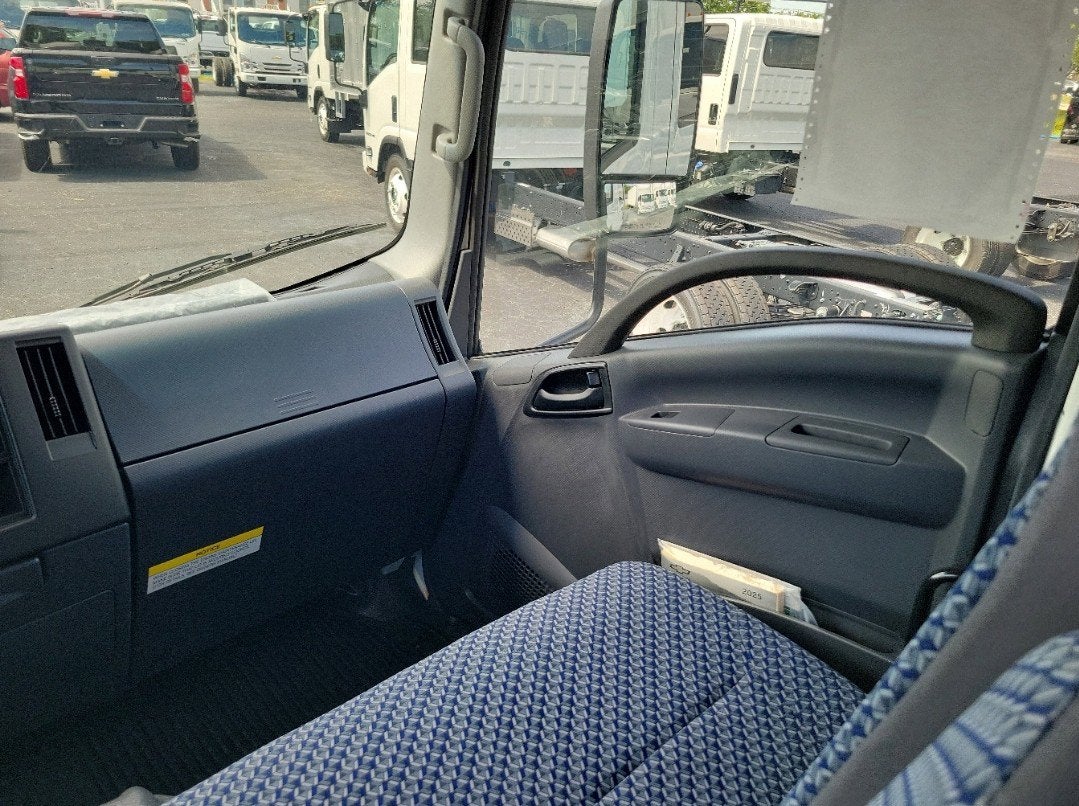 2025 Chevrolet Low Cab Forward 4500 Base