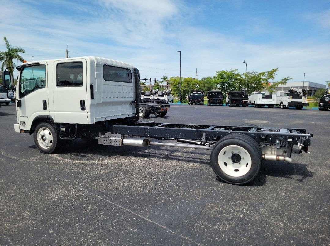 2025 Chevrolet Low Cab Forward 4500 Base