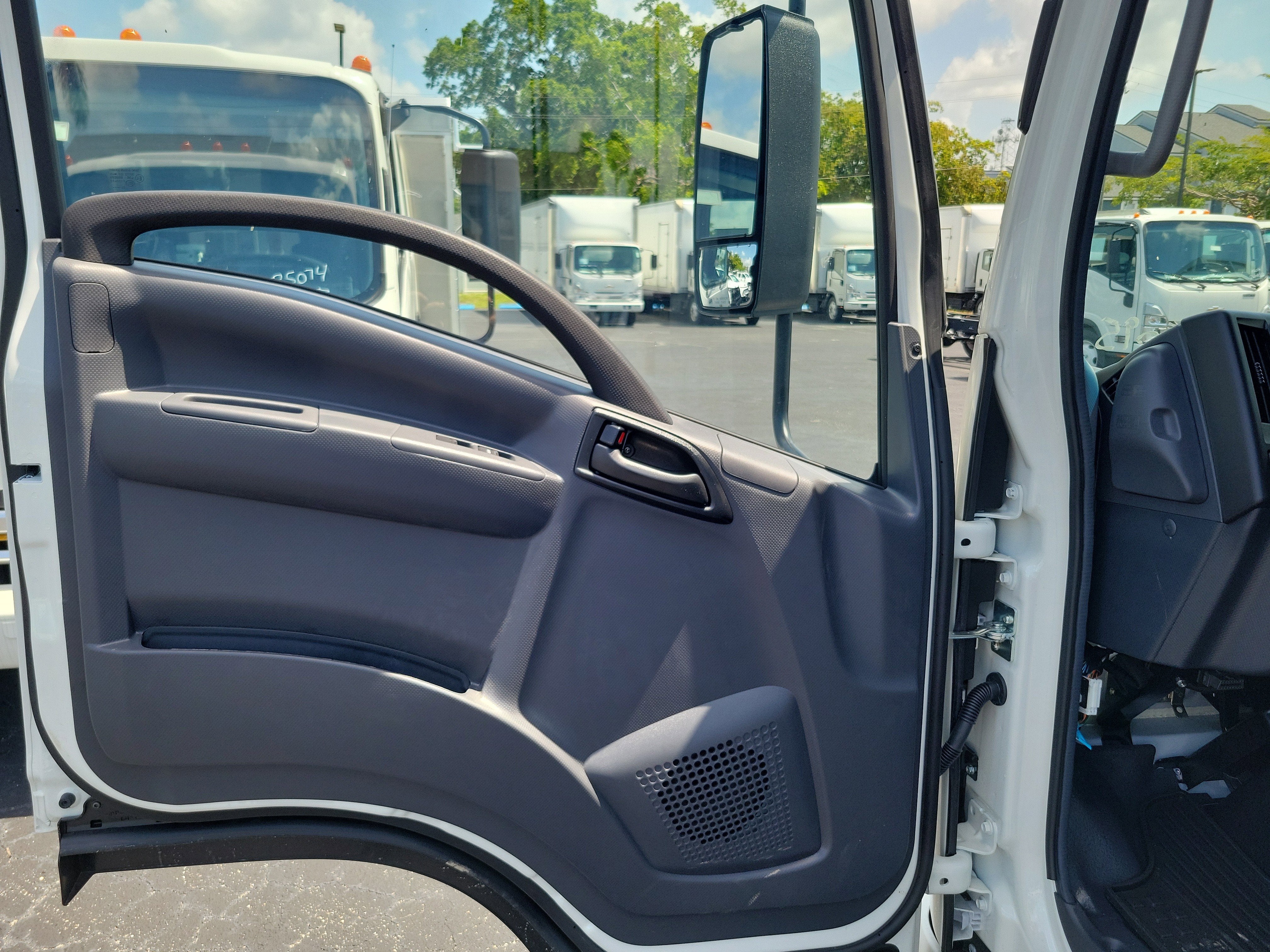 2025 Chevrolet Low Cab Forward 4500 Base