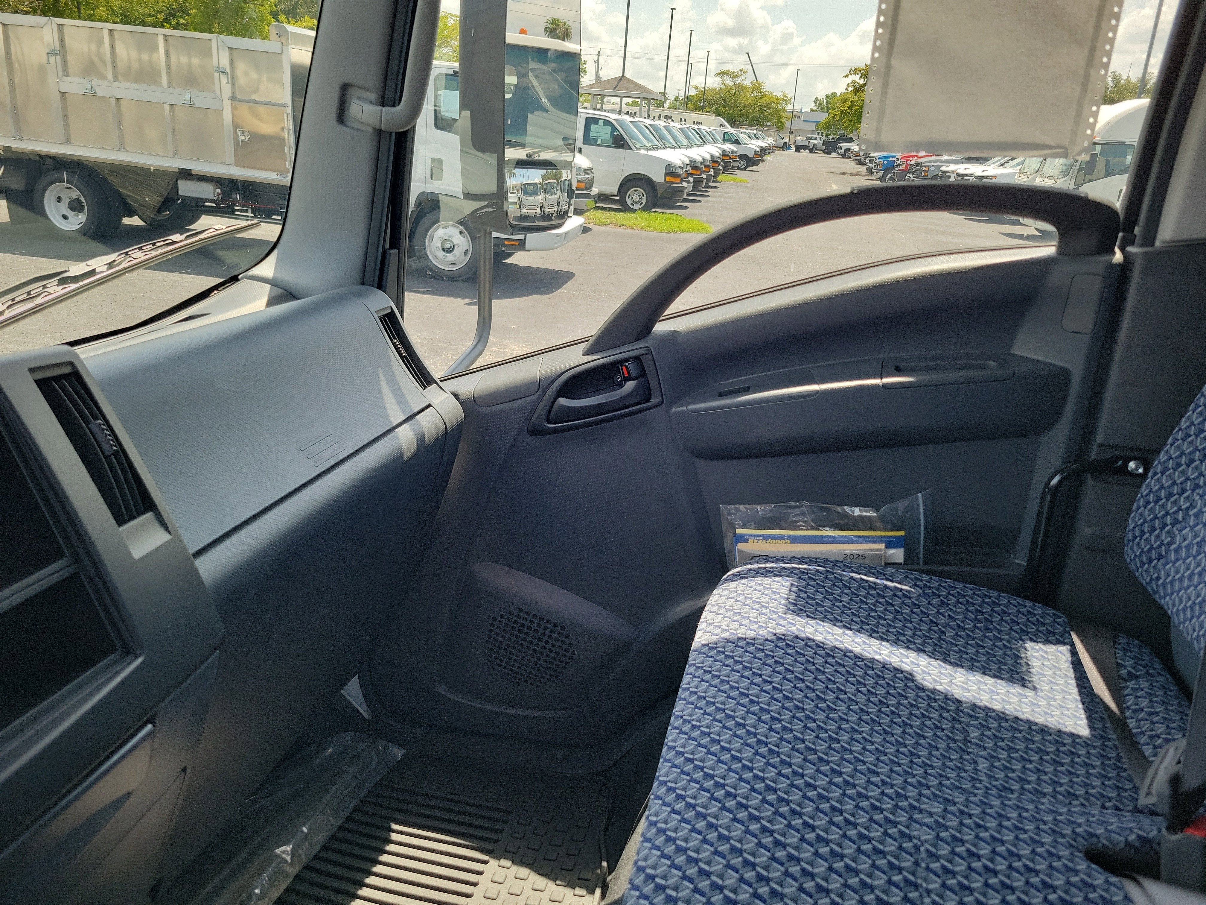 2025 Chevrolet Low Cab Forward 4500 Base