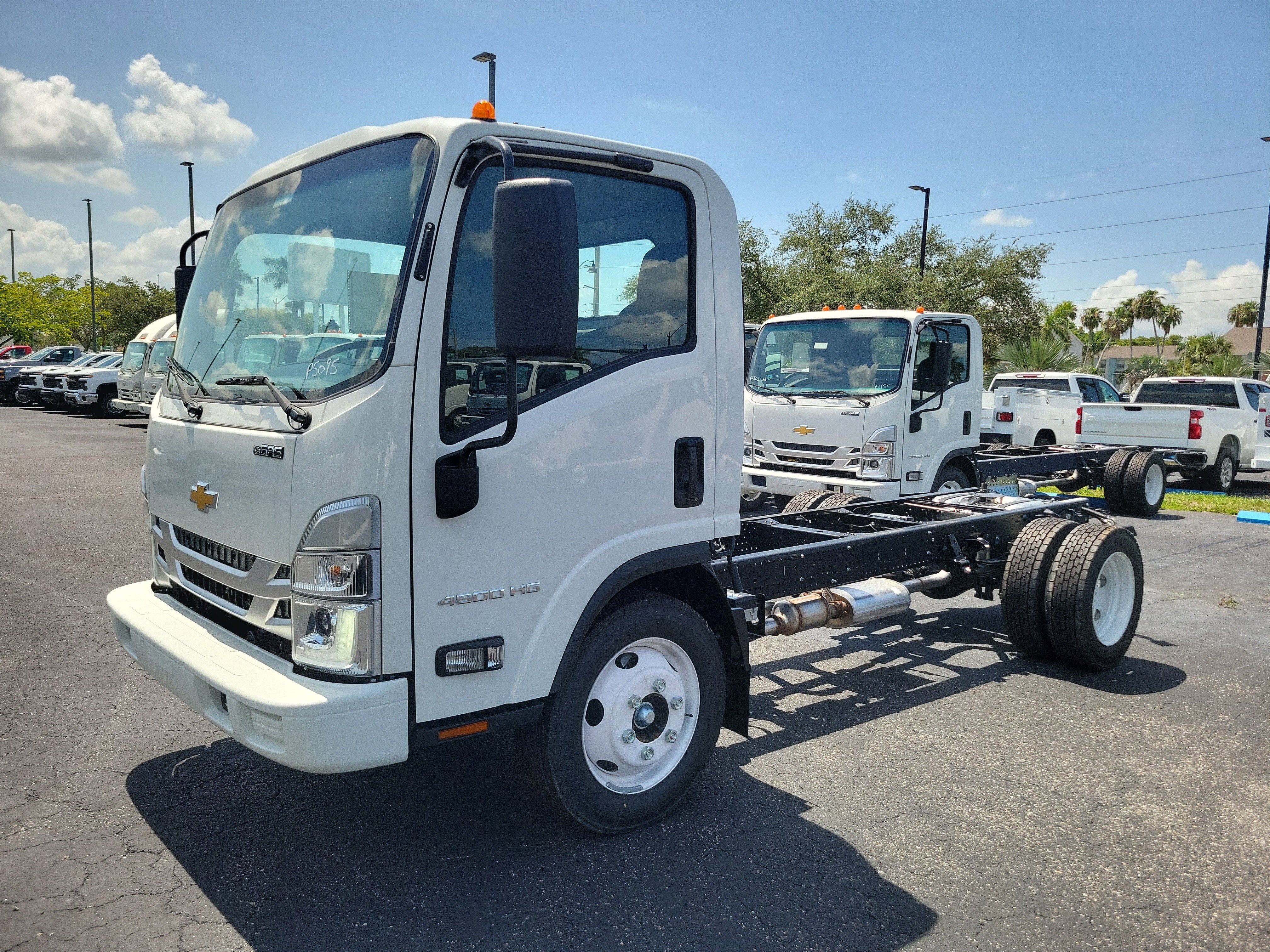 2025 Chevrolet Low Cab Forward 4500 Base