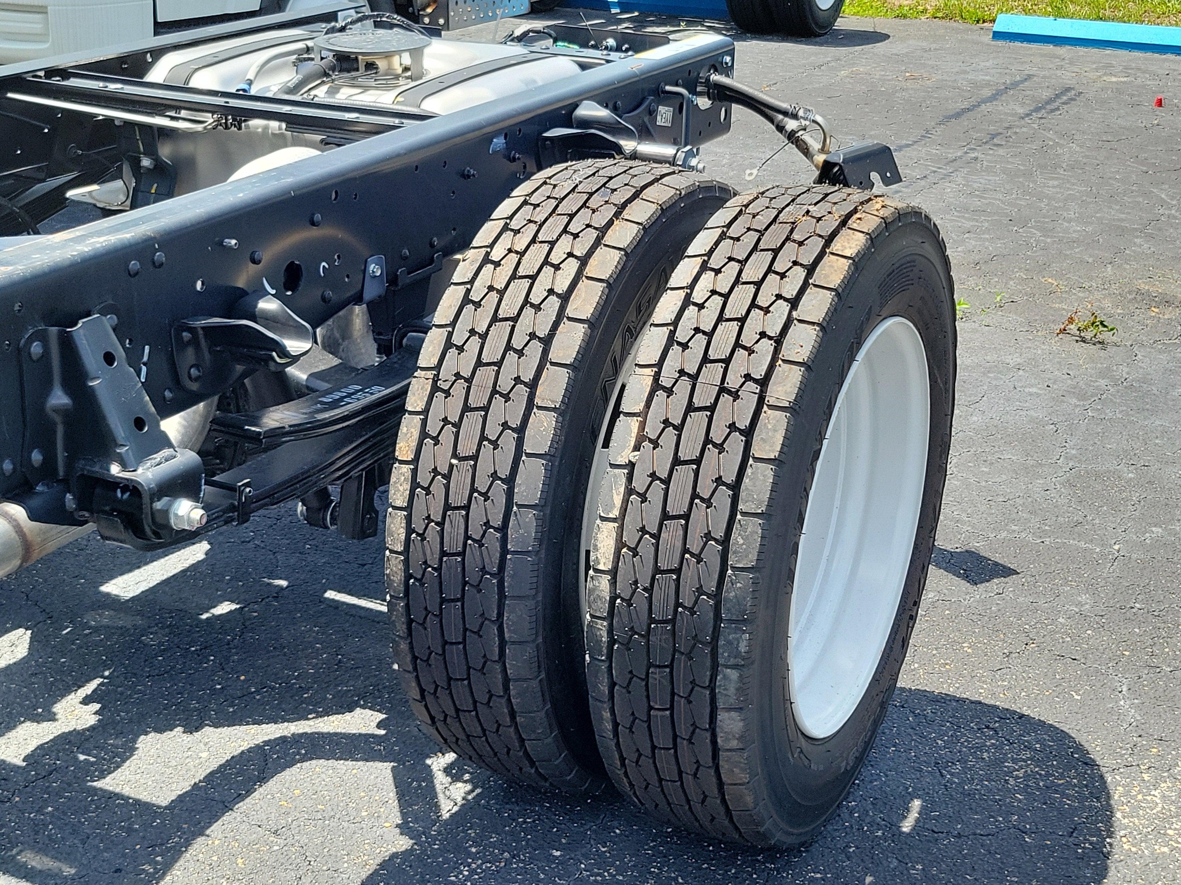 2025 Chevrolet Low Cab Forward 4500 Base