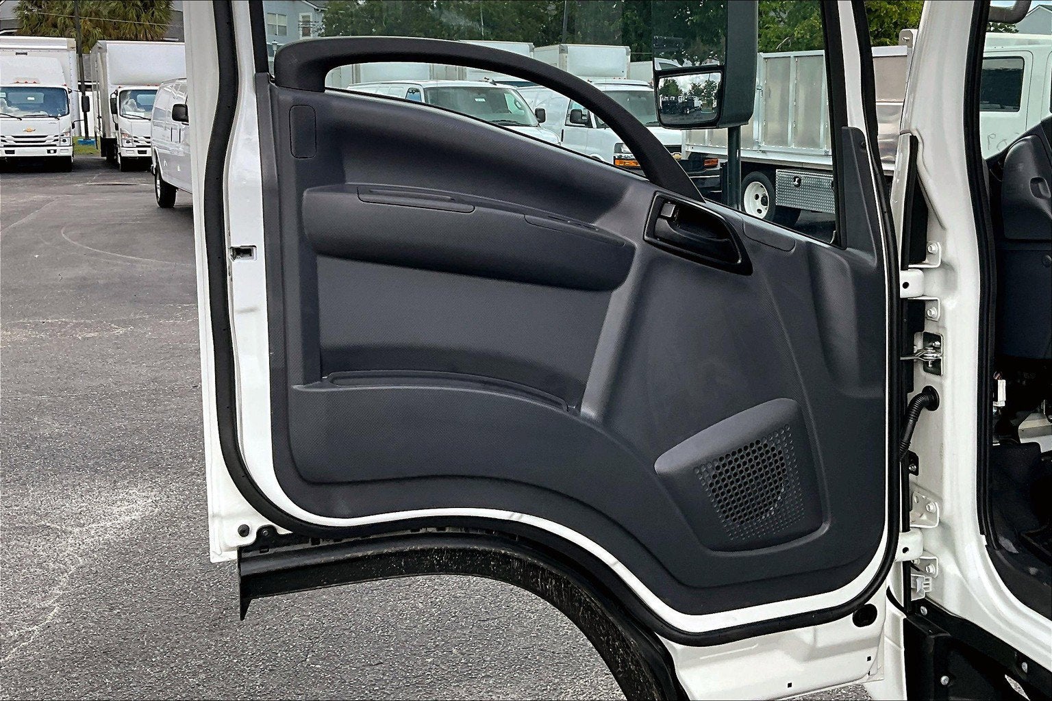 2025 Chevrolet Low Cab Forward 4500 Base