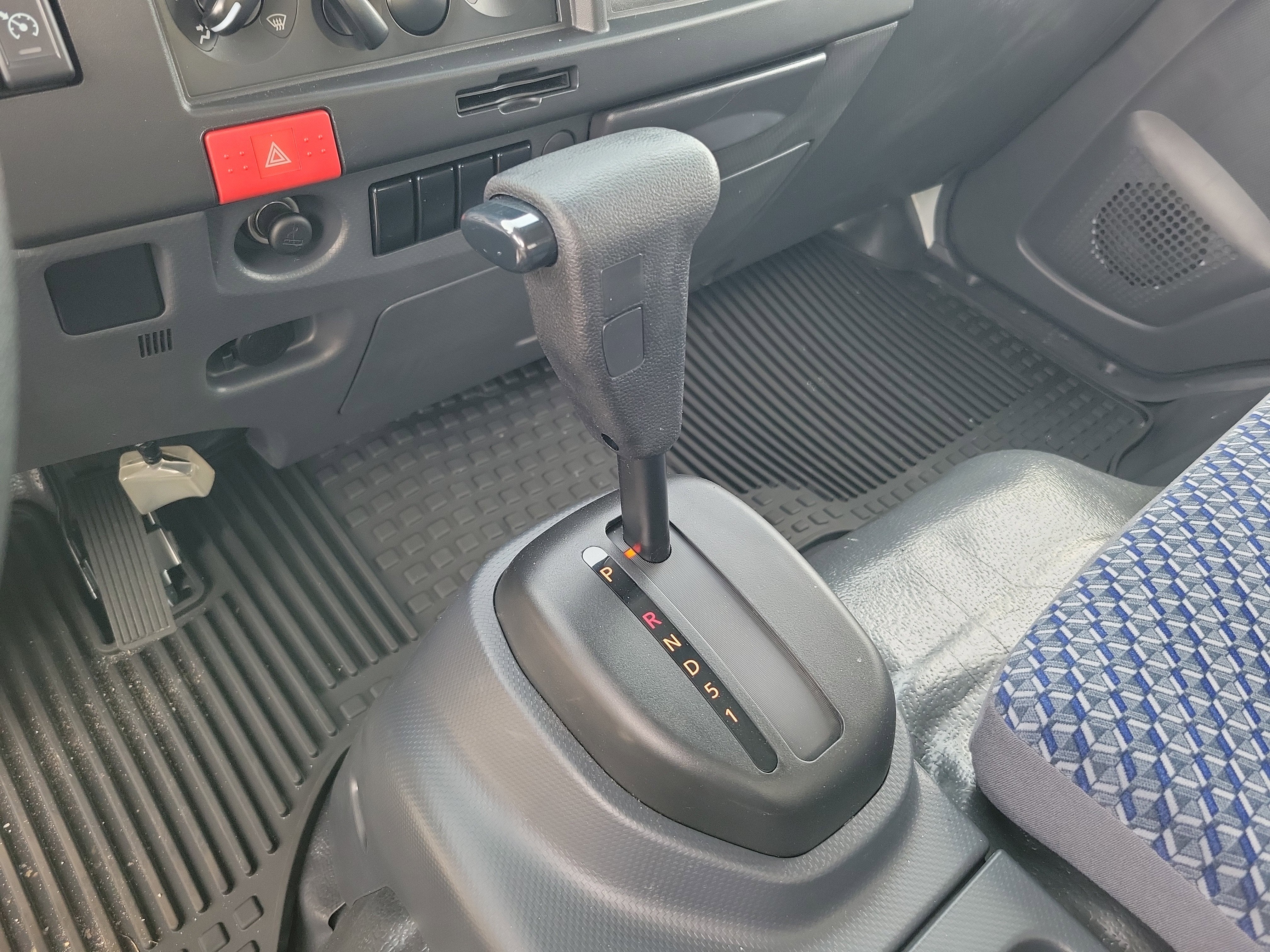 2025 Chevrolet Low Cab Forward 4500 Base