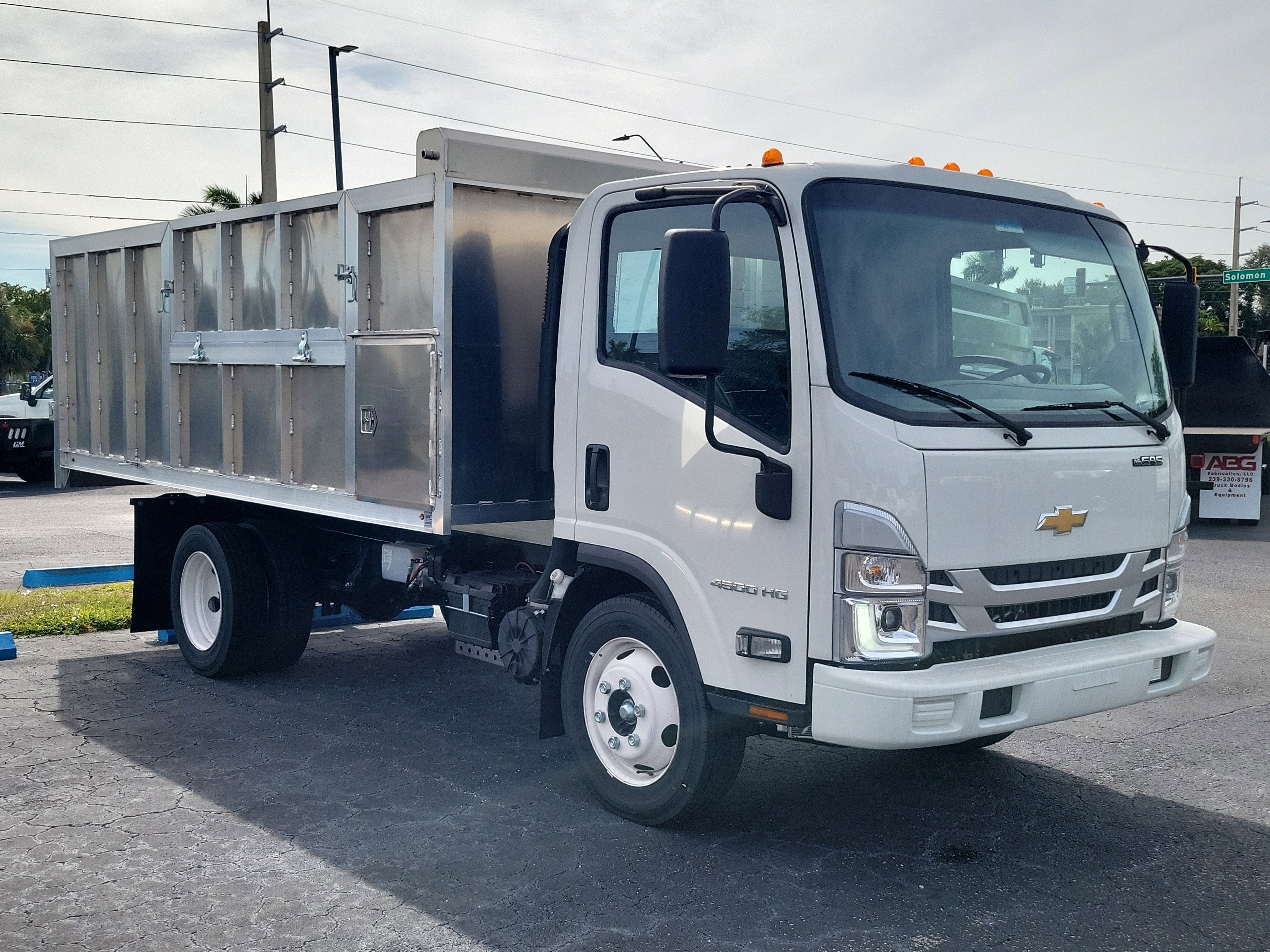 2025 Chevrolet Low Cab Forward 4500 Base