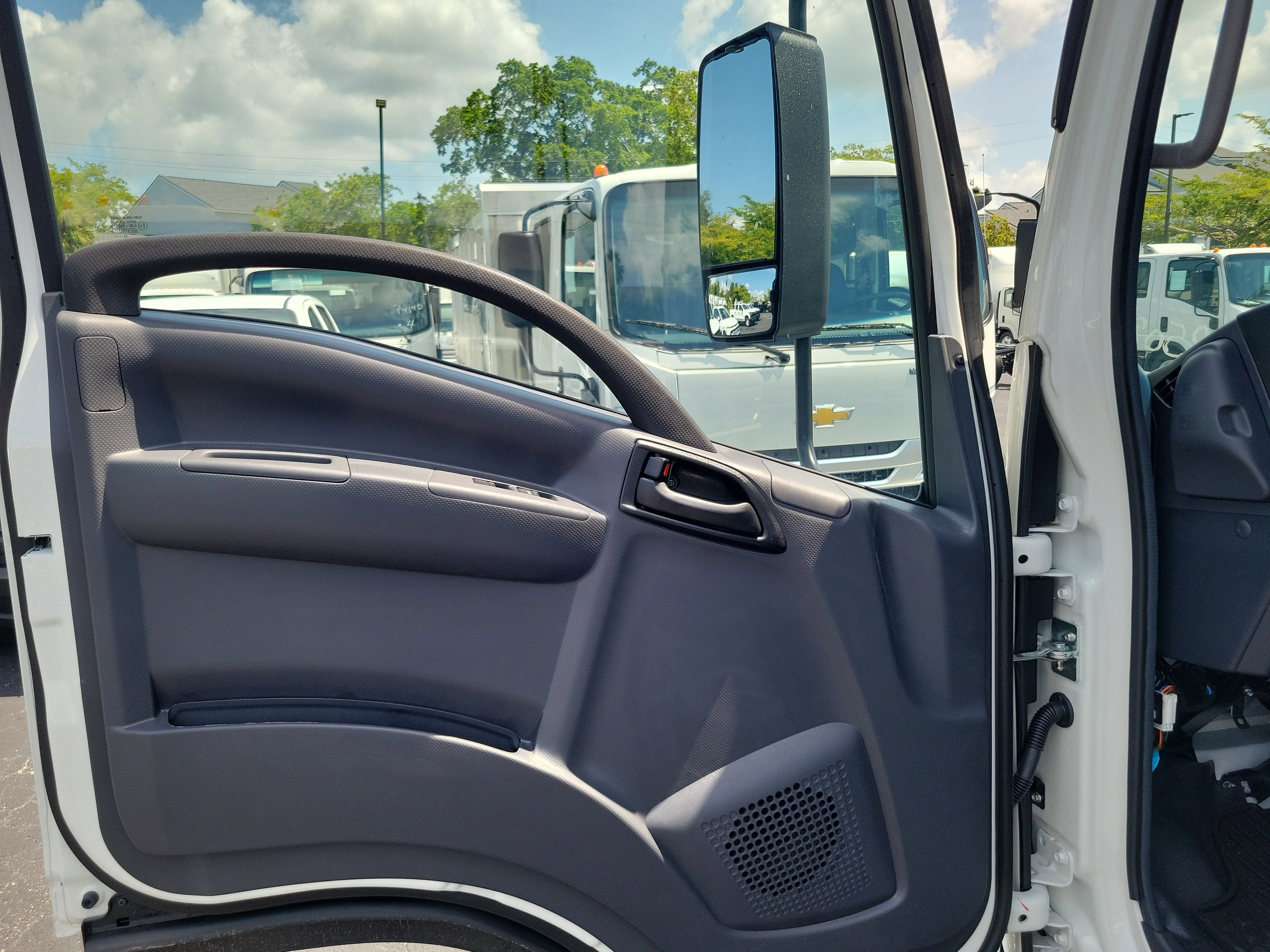 2025 Chevrolet Low Cab Forward 4500 Base