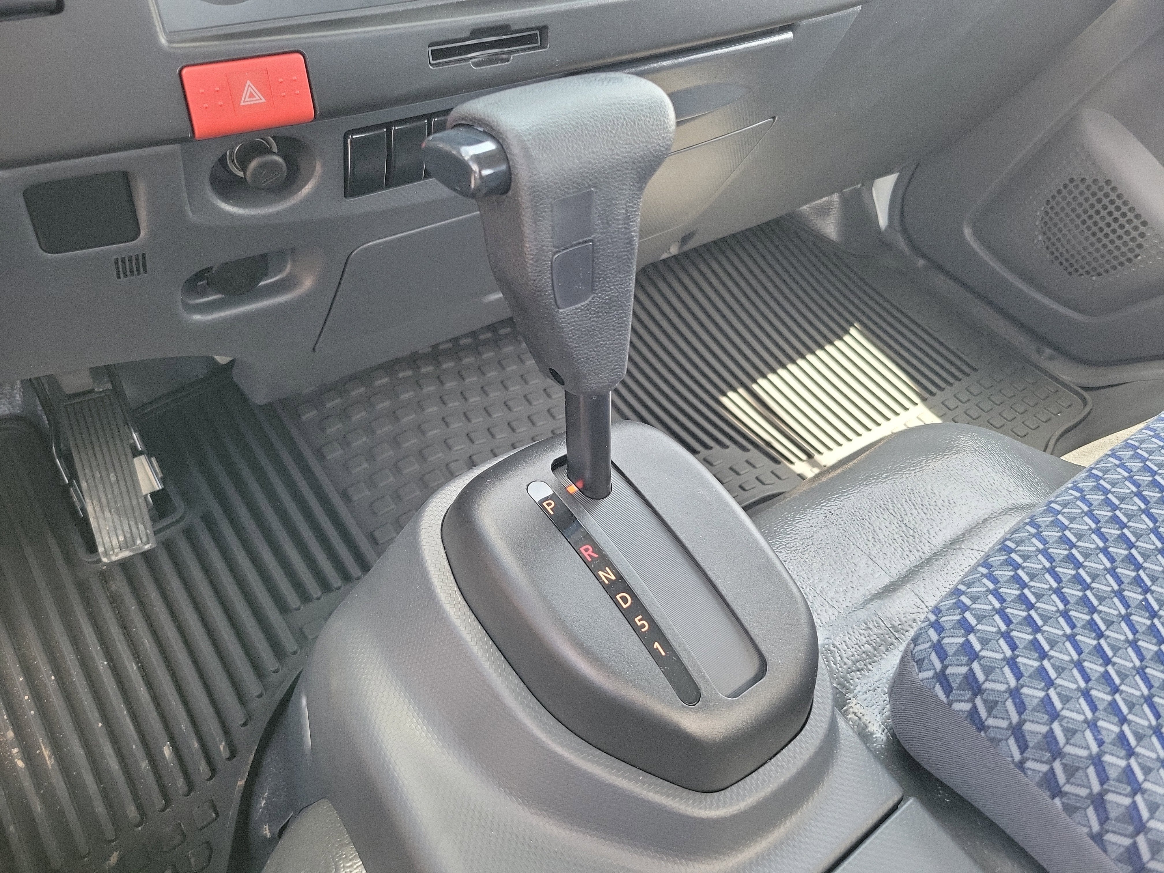 2025 Chevrolet Low Cab Forward 4500 Base