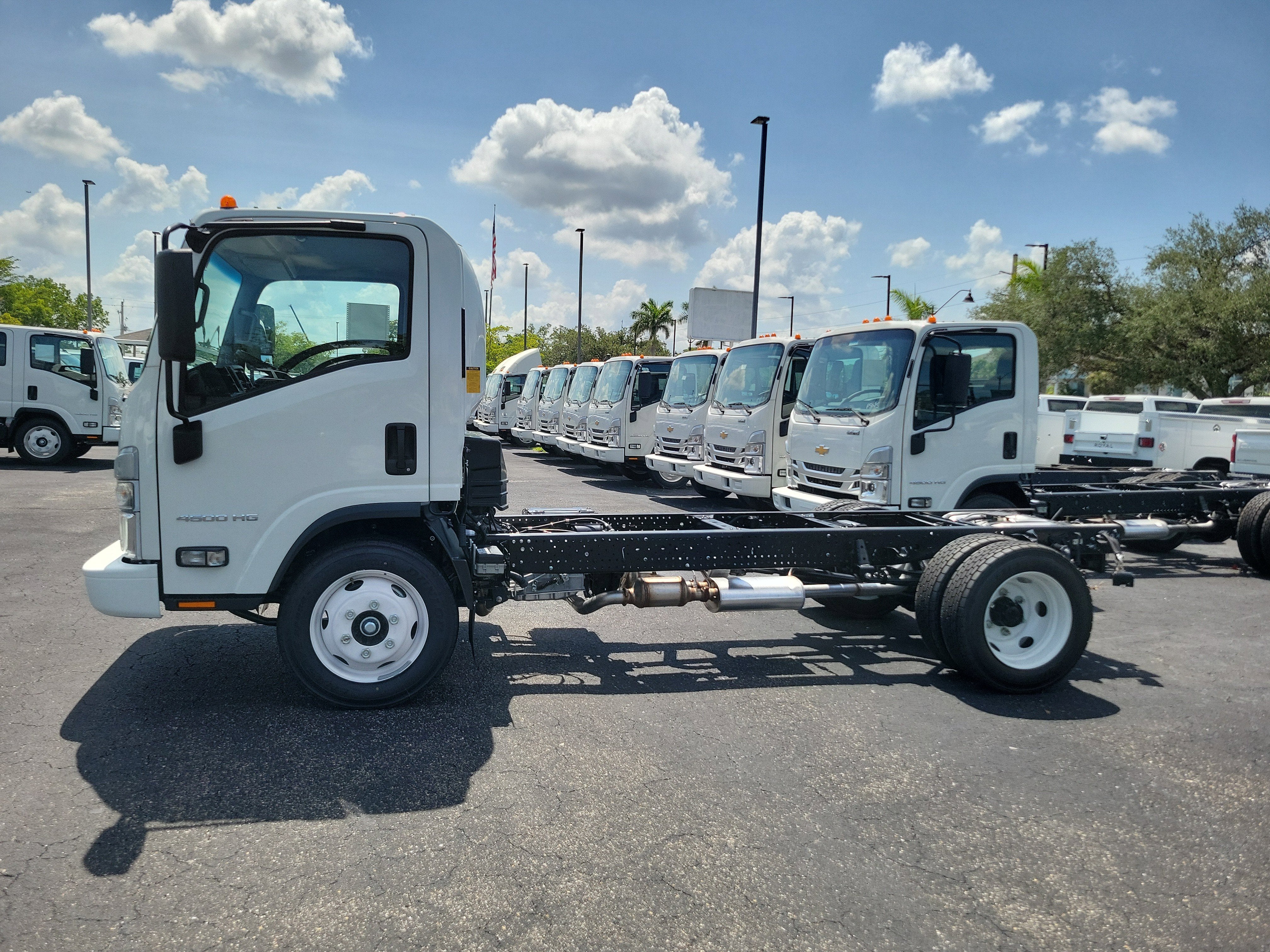 2025 Chevrolet Low Cab Forward 4500 Base