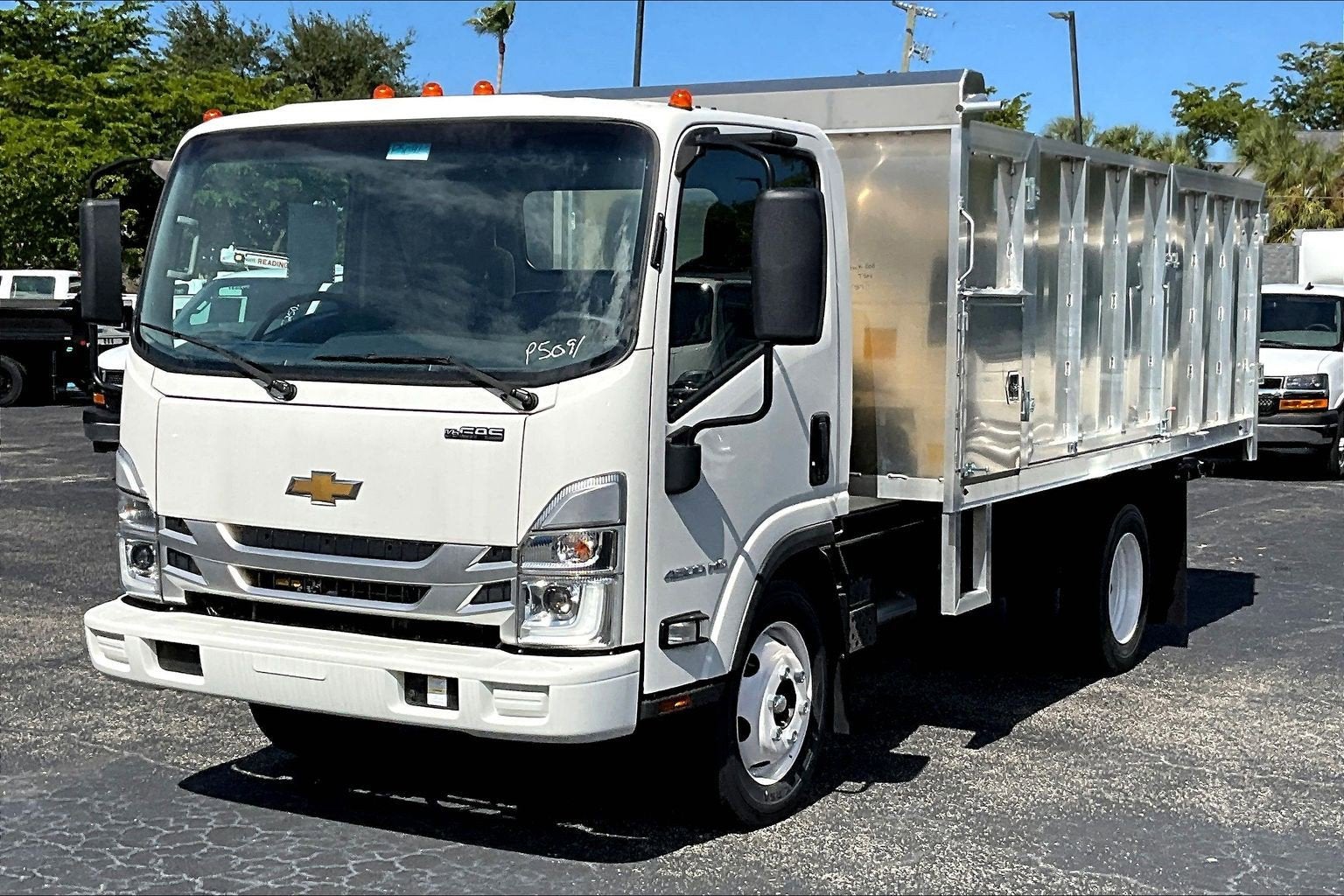 2025 Chevrolet Low Cab Forward 4500 Base