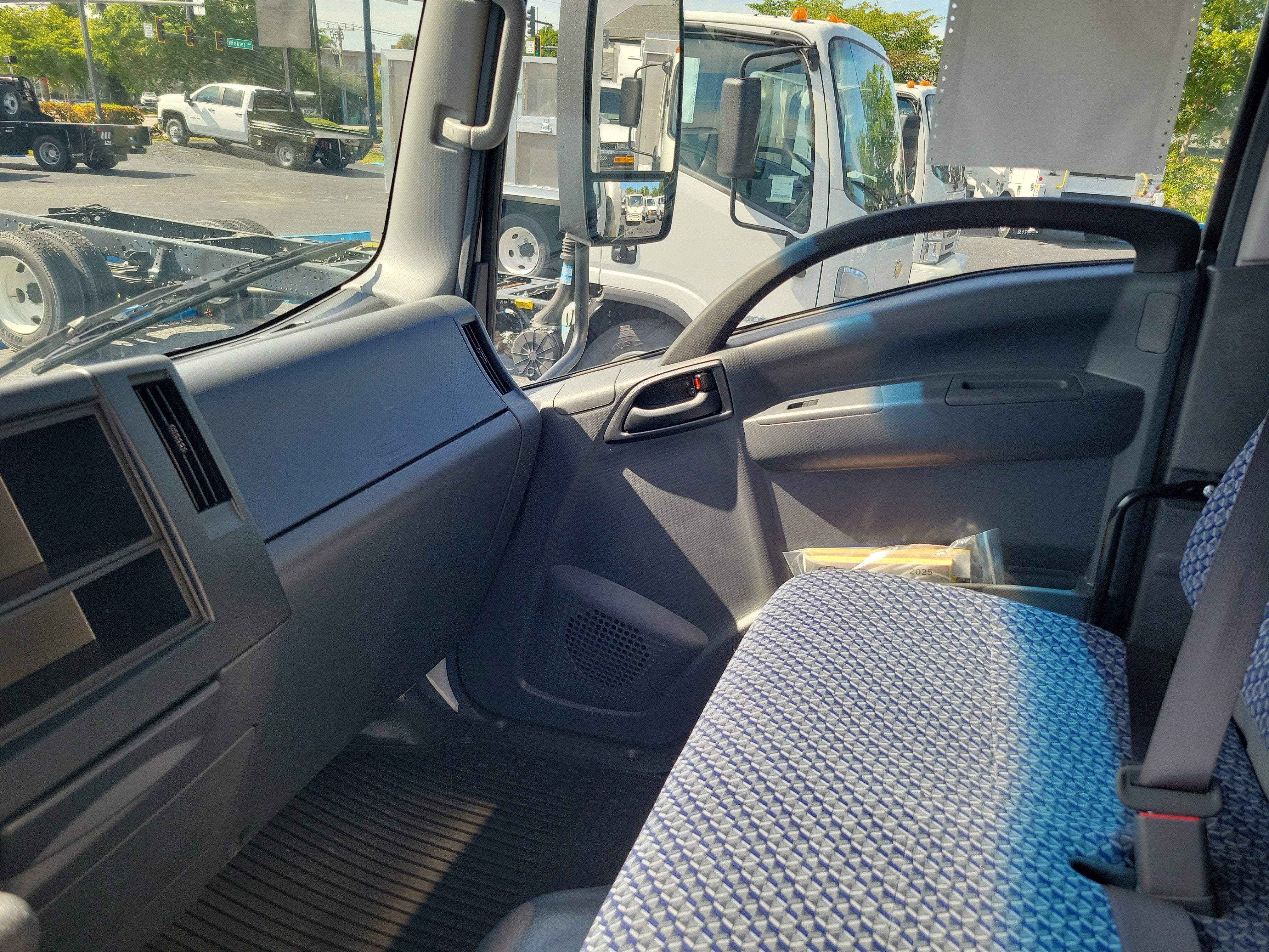 2025 Chevrolet Low Cab Forward 4500 Base